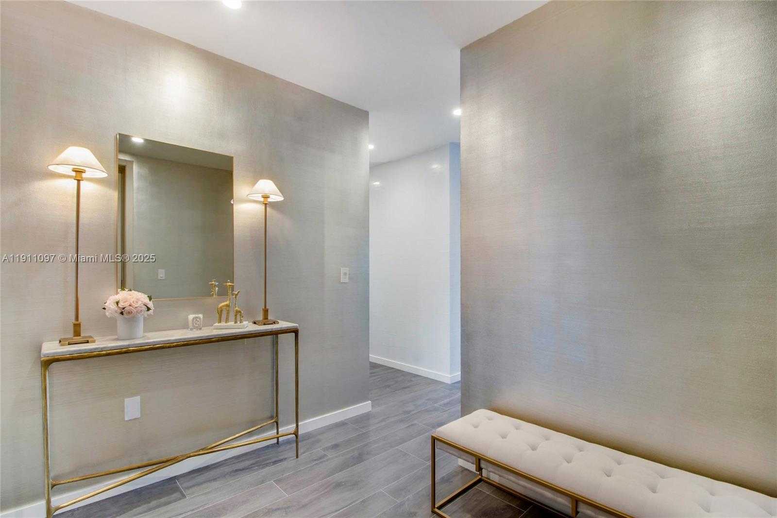 Small Image of 1000 BRICKELL PLZ #PH5807, Miami Number 4