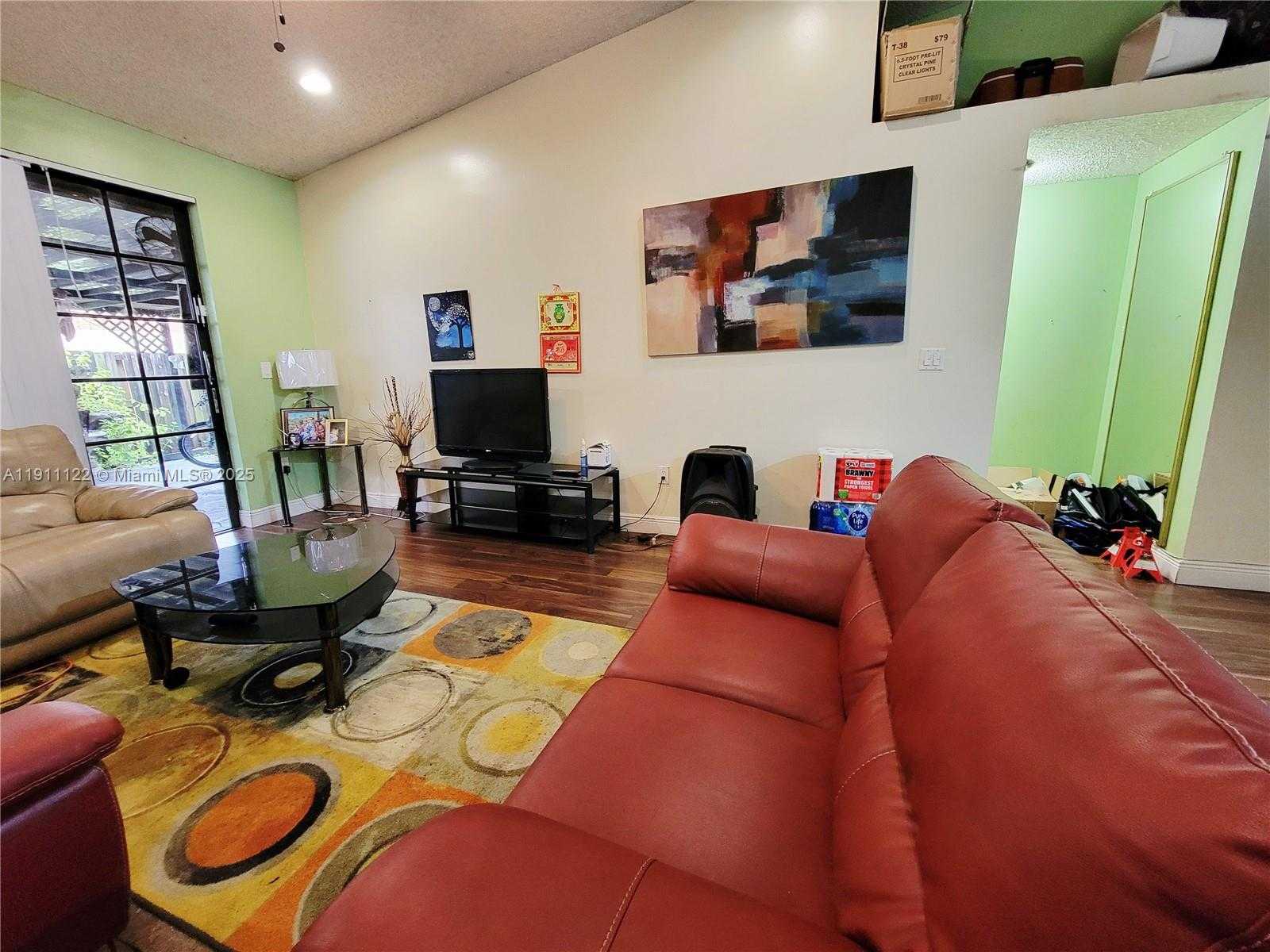 Small Image of 6722 NORTH WEST 192ND LN, Hialeah Number 11