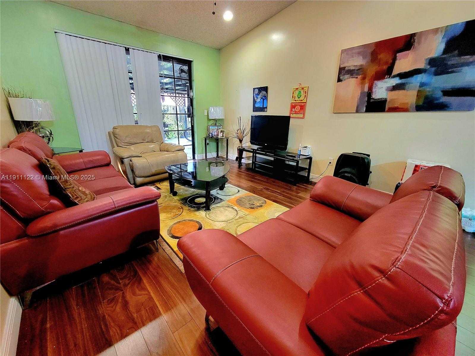 Small Image of 6722 NORTH WEST 192ND LN, Hialeah Number 12