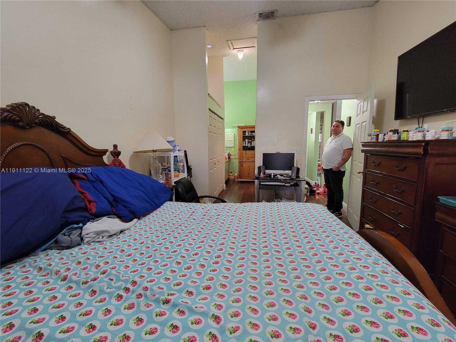 Small Image of 6722 NORTH WEST 192ND LN, Hialeah Number 15