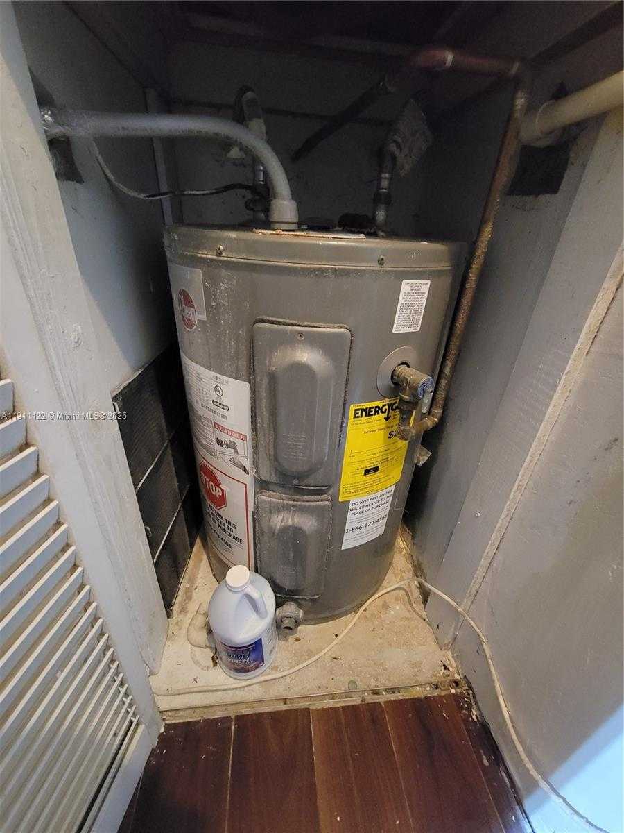 Small Image of 6722 NORTH WEST 192ND LN, Hialeah Number 22