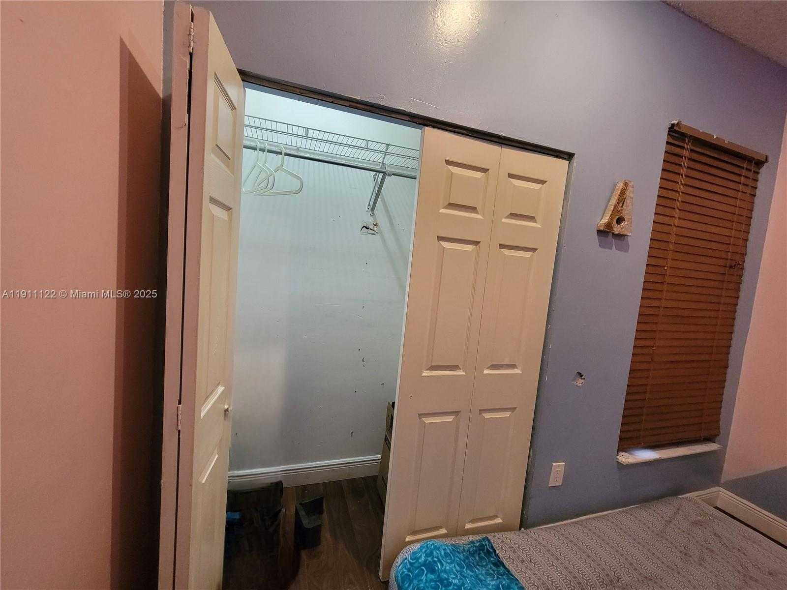 Small Image of 6722 NORTH WEST 192ND LN, Hialeah Number 24