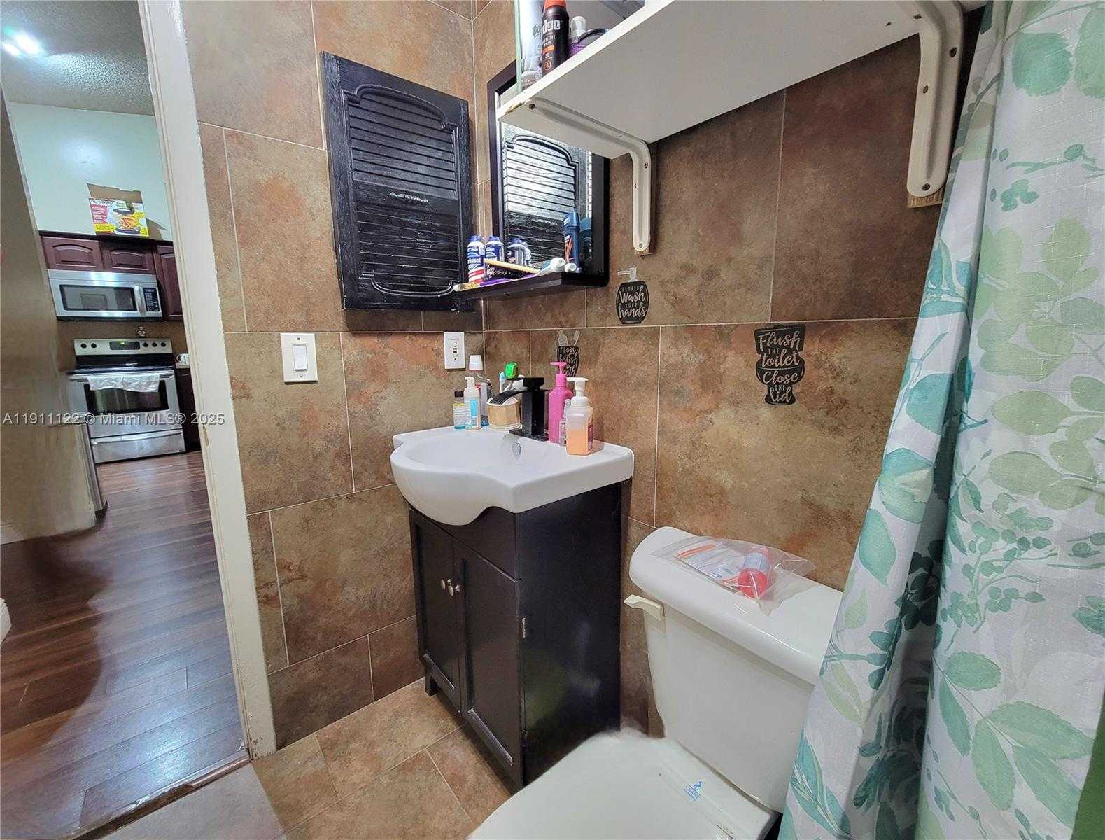 Small Image of 6722 NORTH WEST 192ND LN, Hialeah Number 27