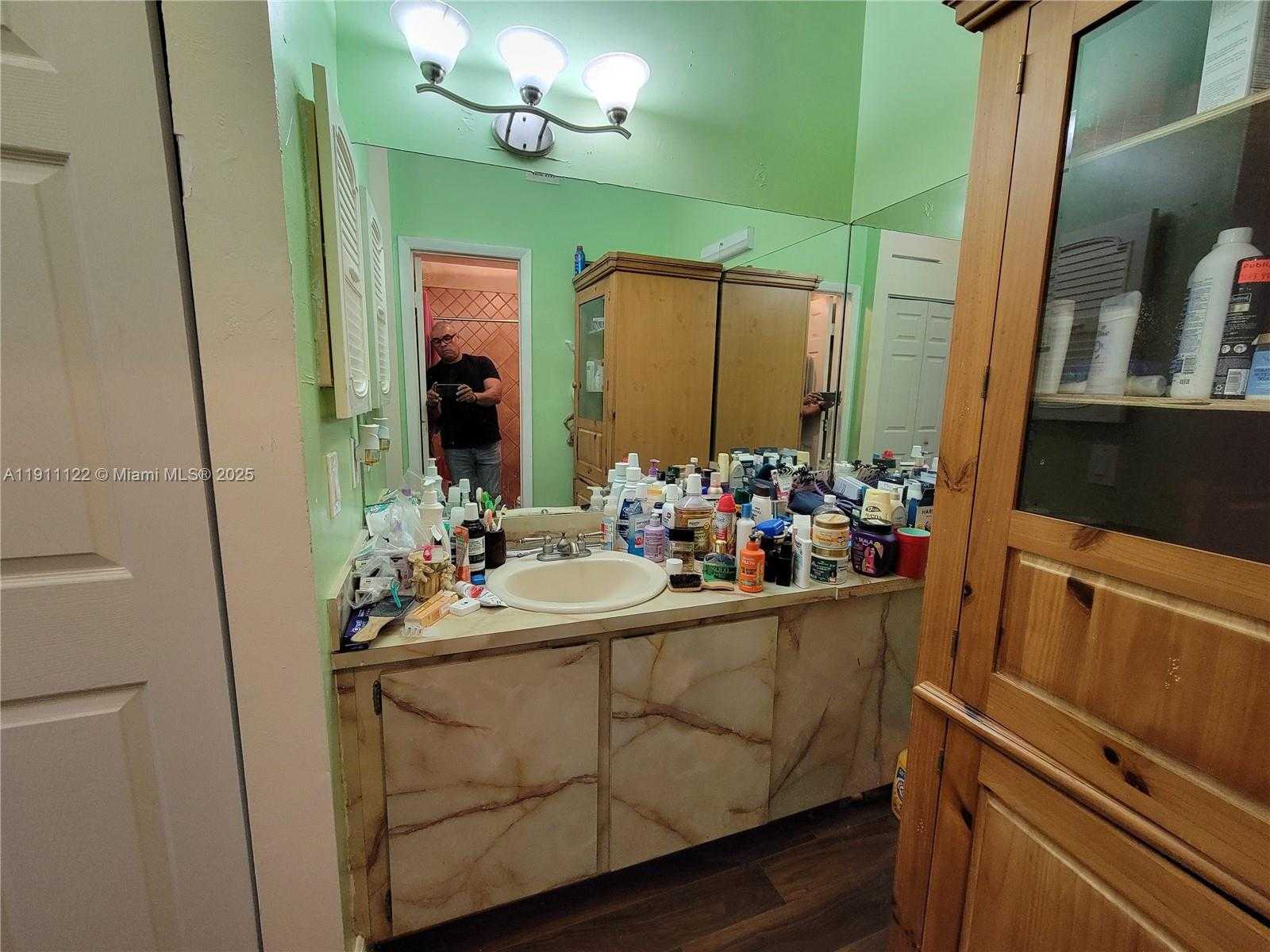 Small Image of 6722 NORTH WEST 192ND LN, Hialeah Number 28