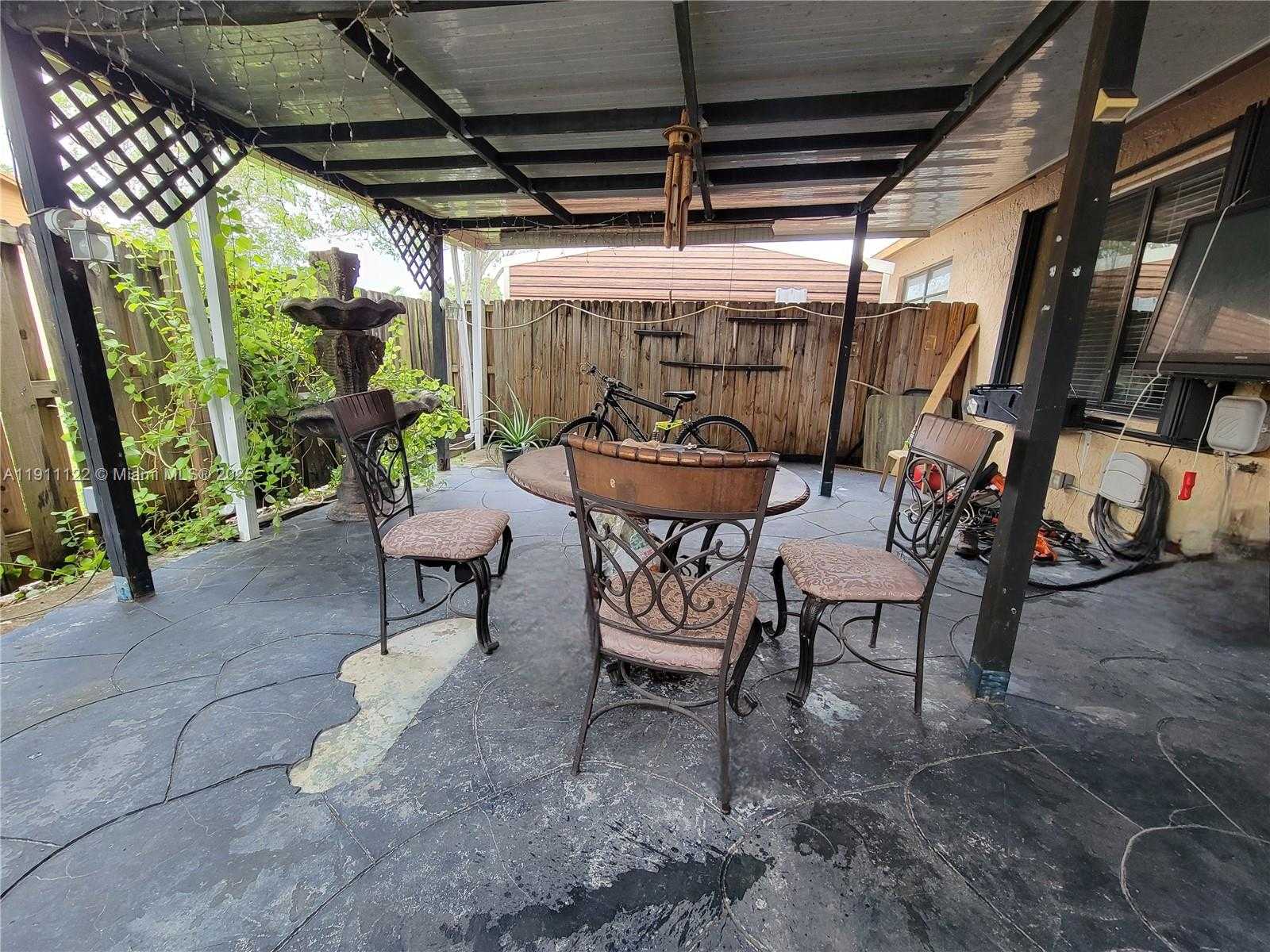 Small Image of 6722 NORTH WEST 192ND LN, Hialeah Number 35