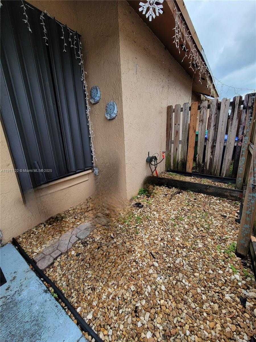 Small Image of 6722 NORTH WEST 192ND LN, Hialeah Number 38