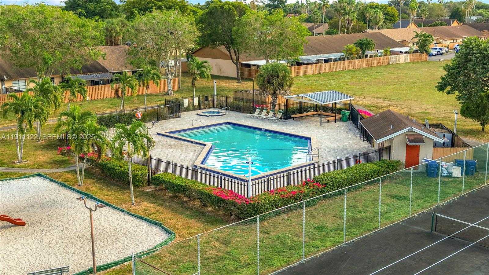 Small Image of 6722 NORTH WEST 192ND LN, Hialeah Number 43