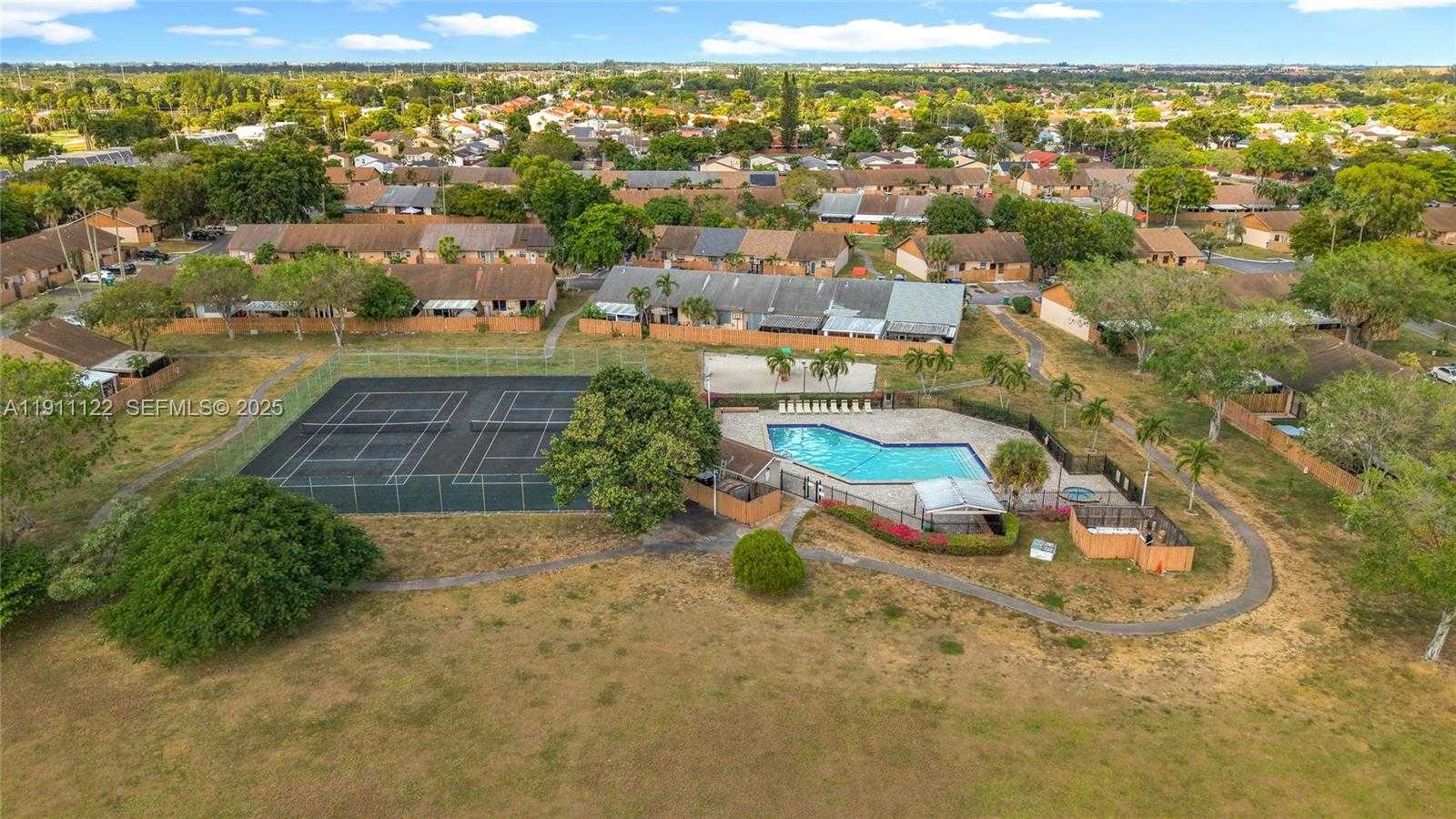 Small Image of 6722 NORTH WEST 192ND LN, Hialeah Number 45