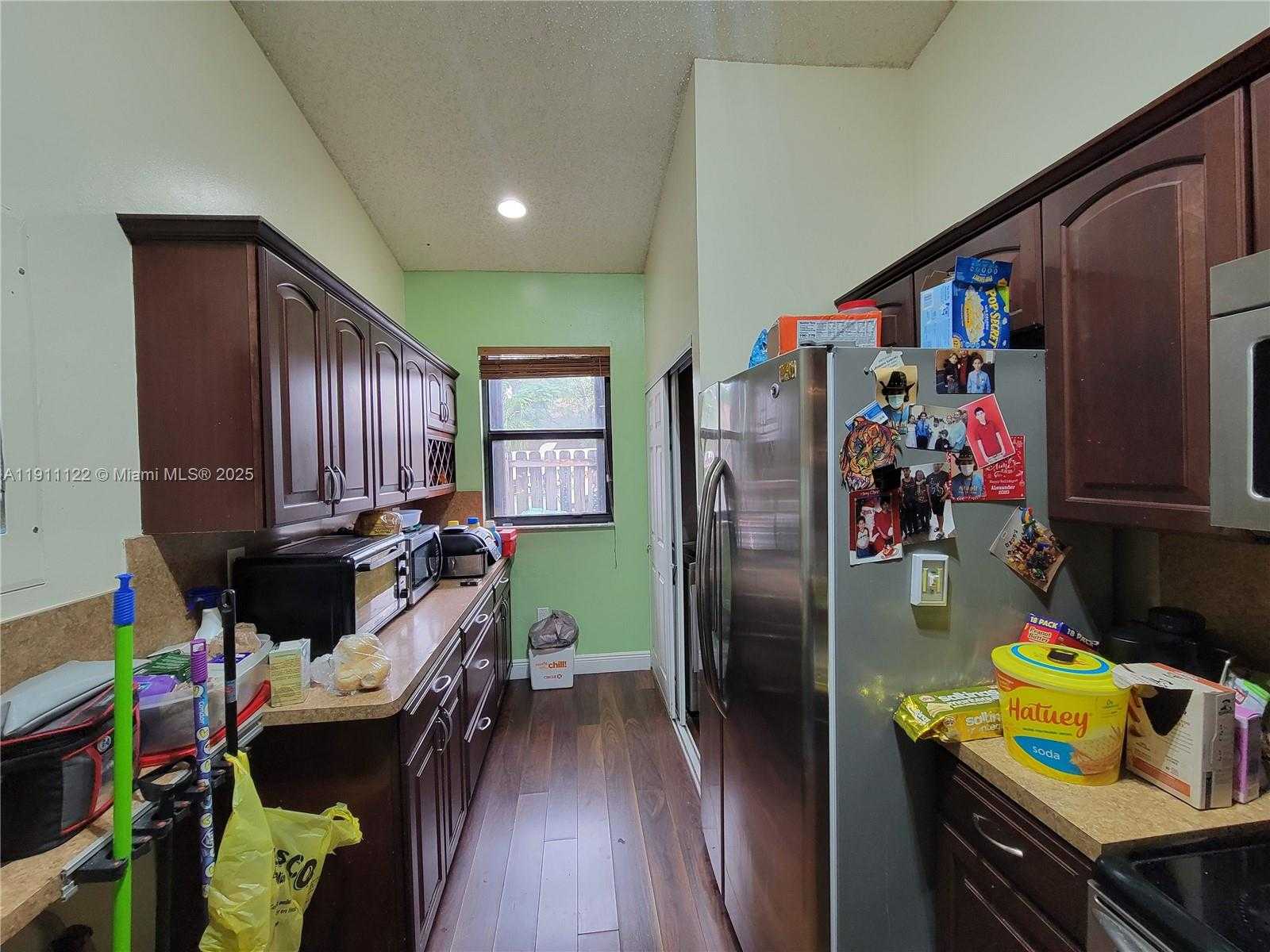 Small Image of 6722 NORTH WEST 192ND LN, Hialeah Number 6