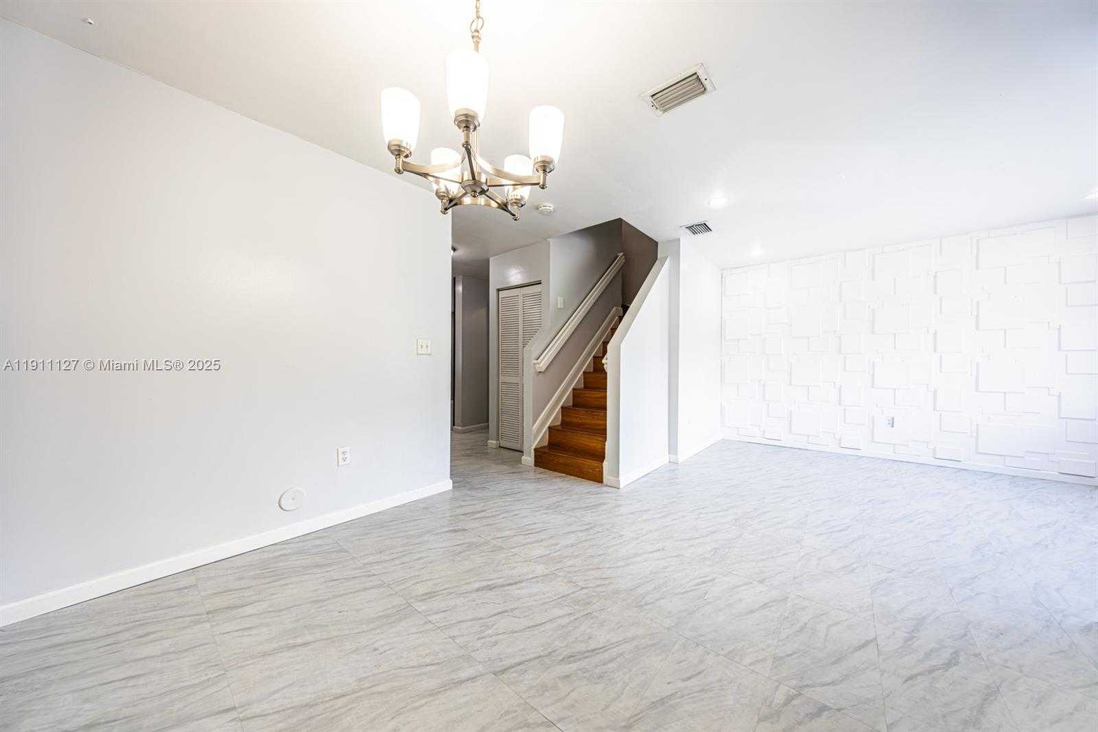 Small Image of 14036 SOUTH WEST 179TH ST, Miami Number 2