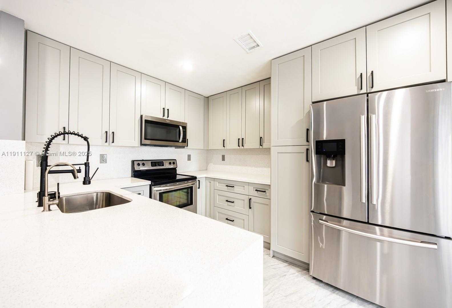 Small Image of 14036 SOUTH WEST 179TH ST, Miami Number 7