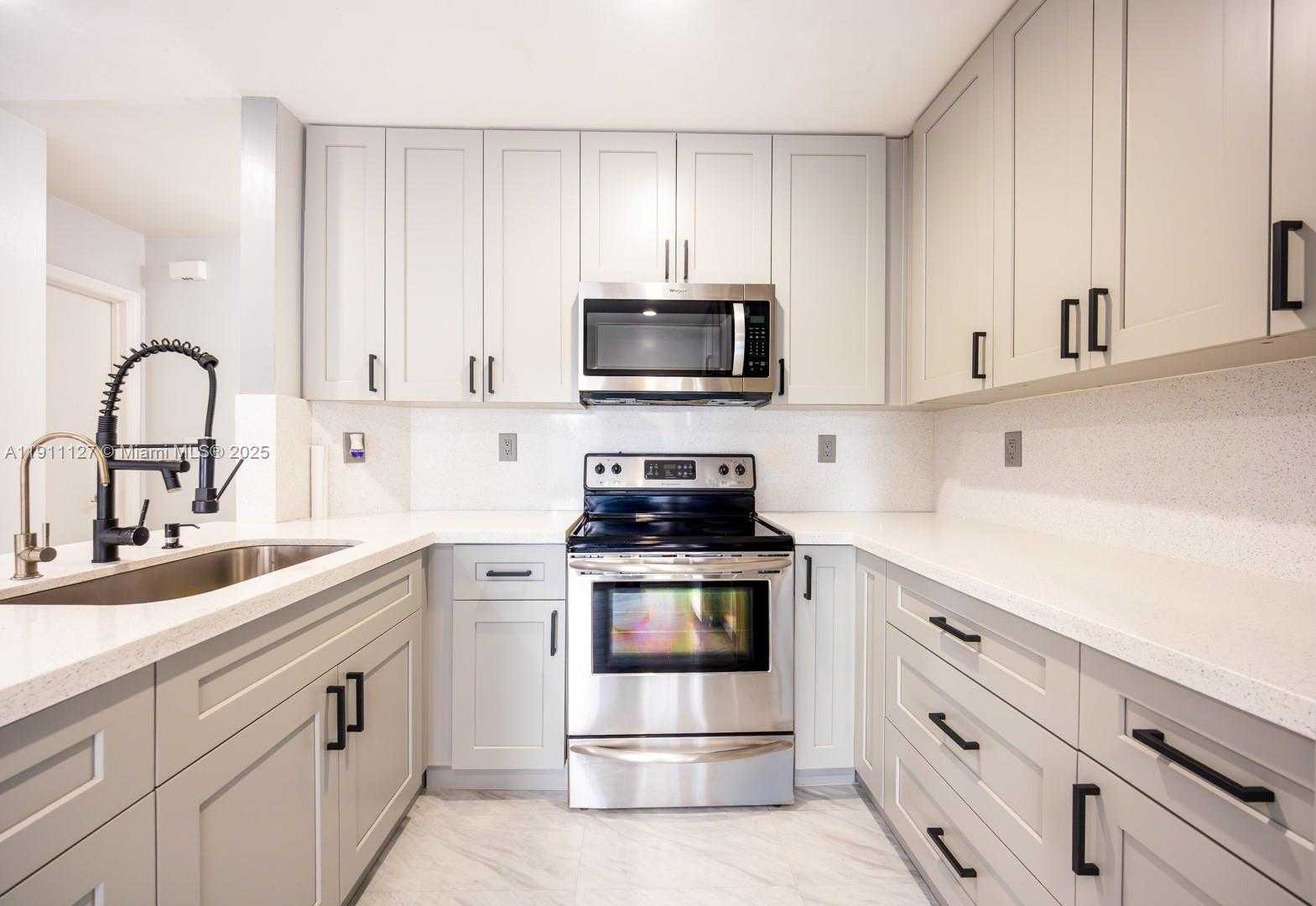 Small Image of 14036 SOUTH WEST 179TH ST, Miami Number 8