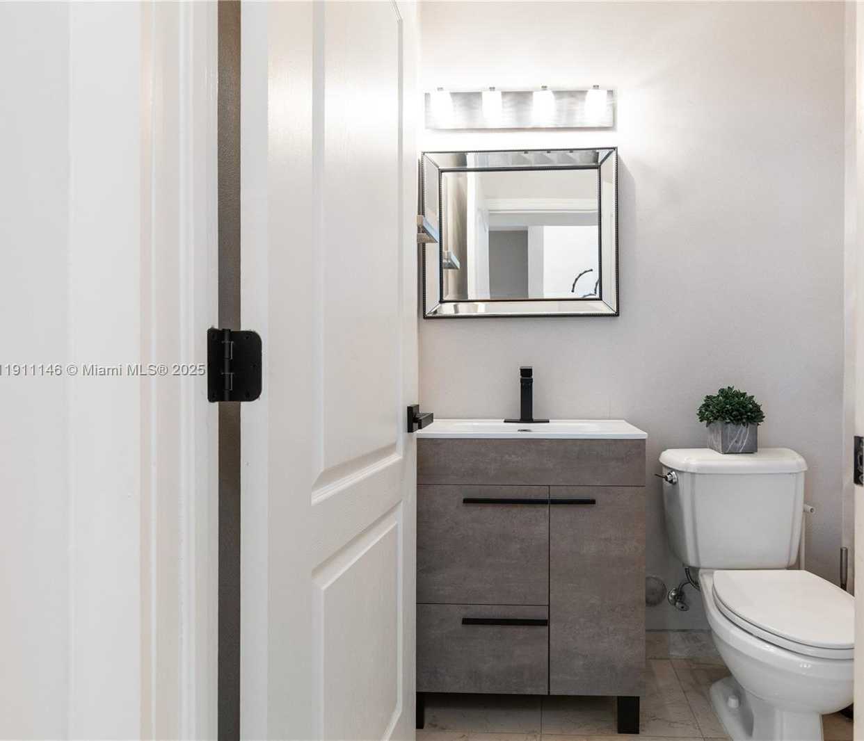 Small Image of 18395 NORTH EAST 30TH CT #18395, Aventura Number 12