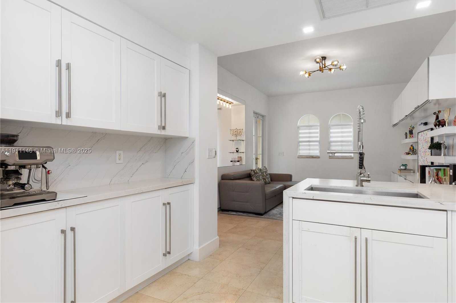 Small Image of 18395 NORTH EAST 30TH CT #18395, Aventura Number 13