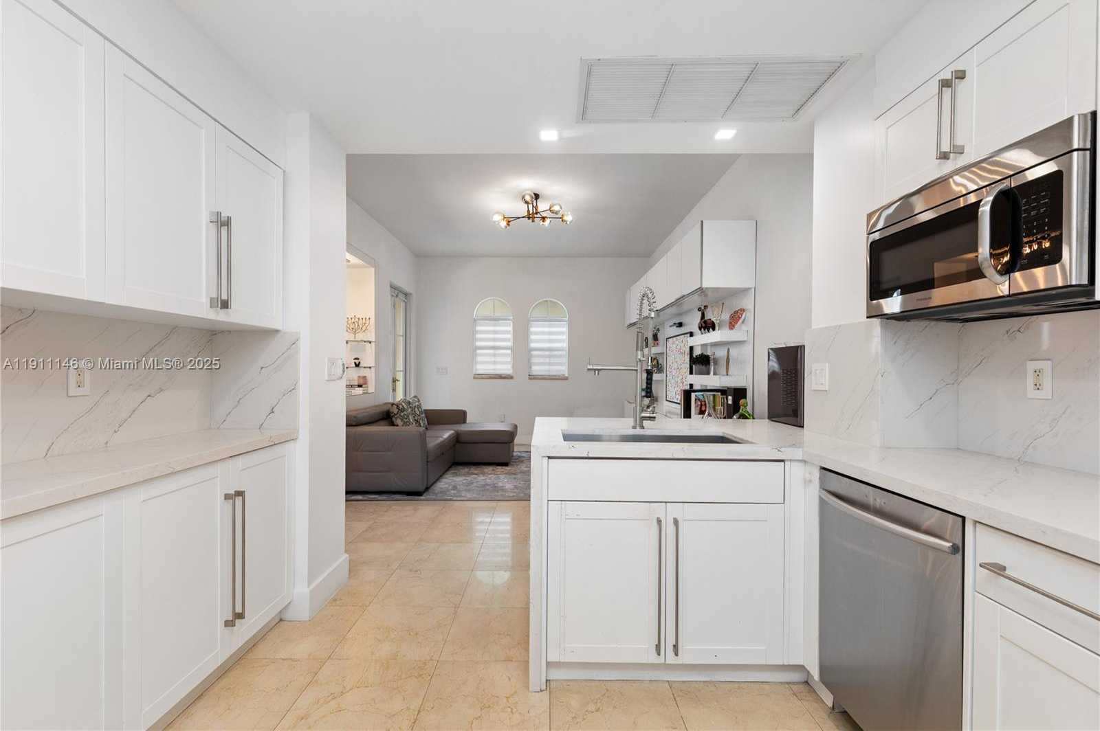 Small Image of 18395 NORTH EAST 30TH CT #18395, Aventura Number 14