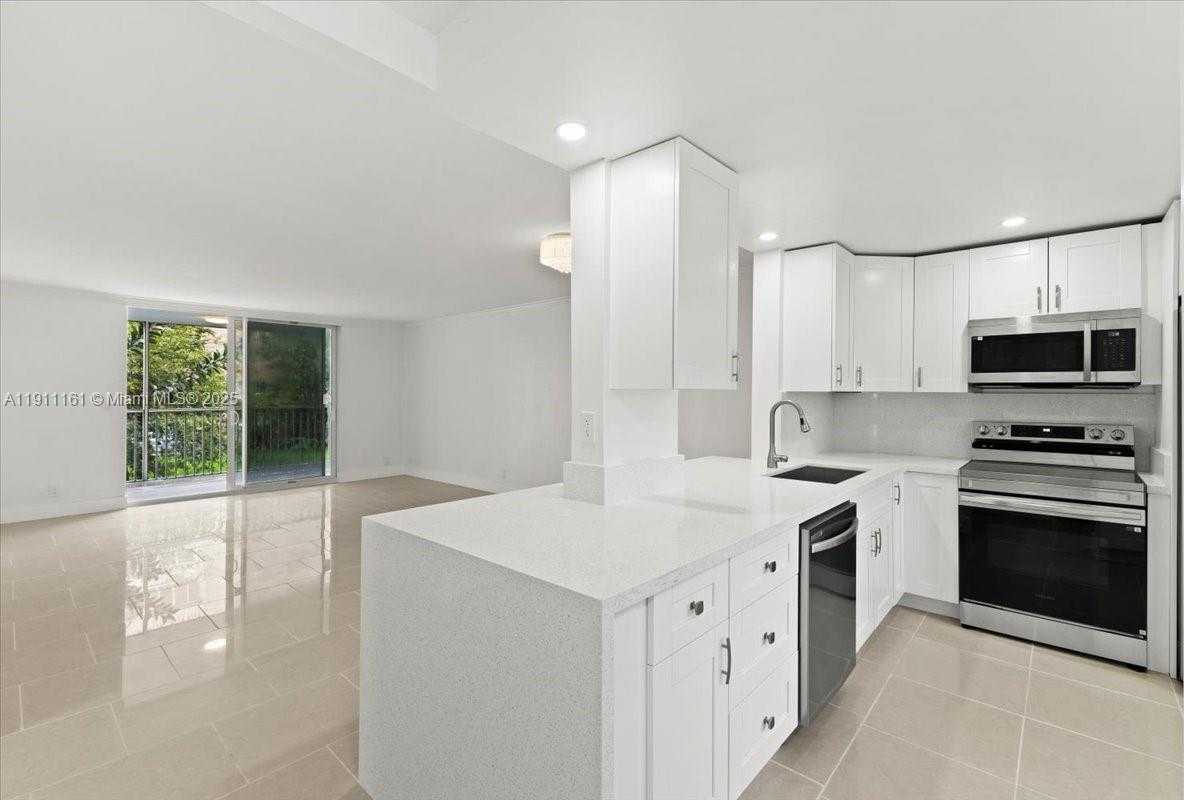 Small Image of 319 NORTH EAST 14TH AVE #201, Hallandale Beach Number 2