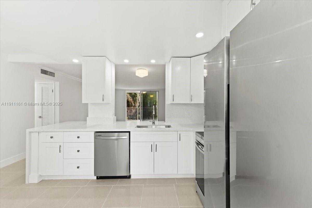 Small Image of 319 NORTH EAST 14TH AVE #201, Hallandale Beach Number 3