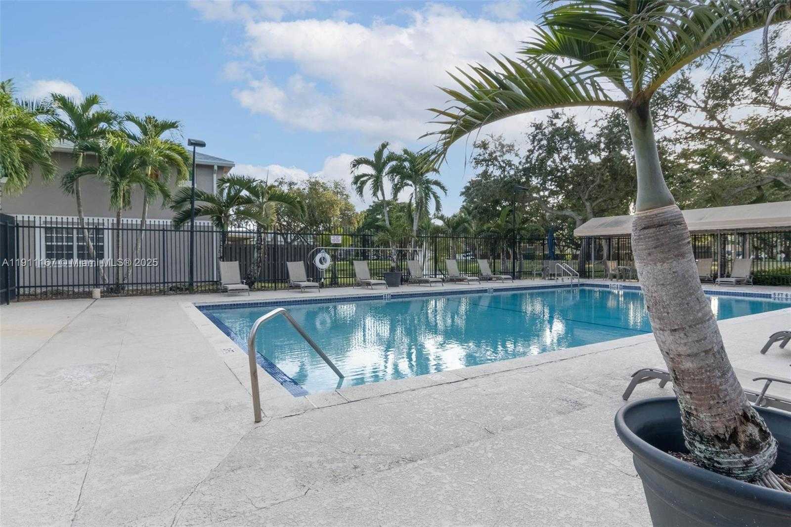 Small Image of 12152 SOUTH WEST 49TH CT, Cooper City Number 23