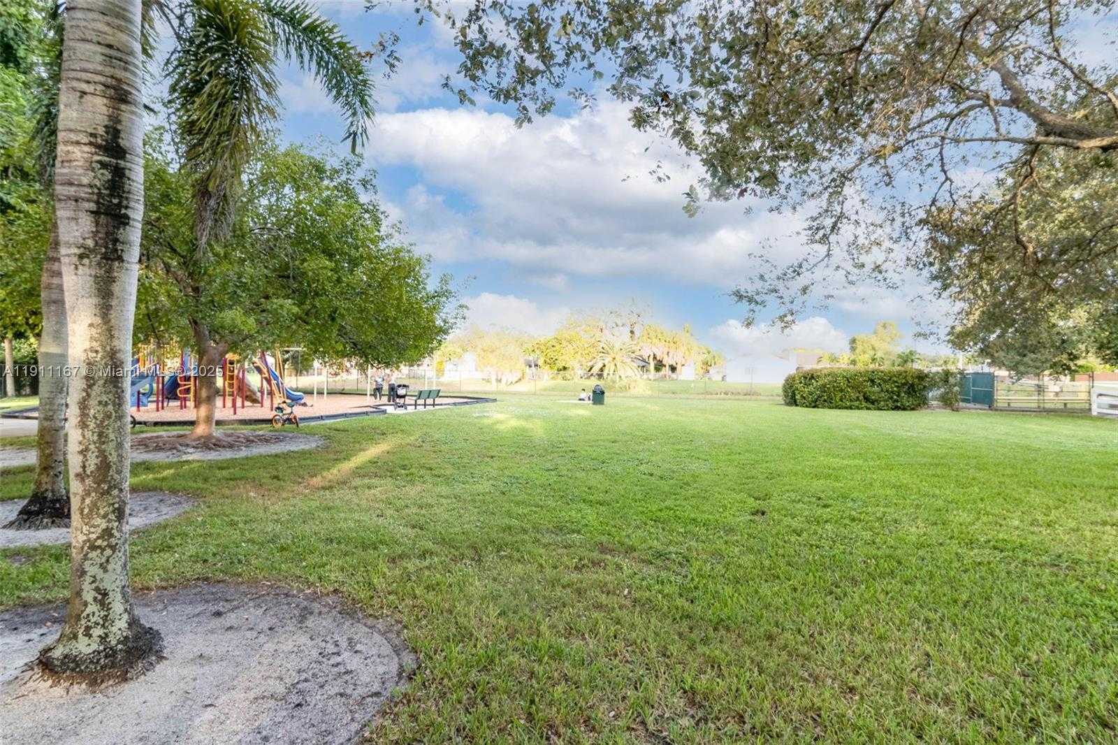 Small Image of 12152 SOUTH WEST 49TH CT, Cooper City Number 27