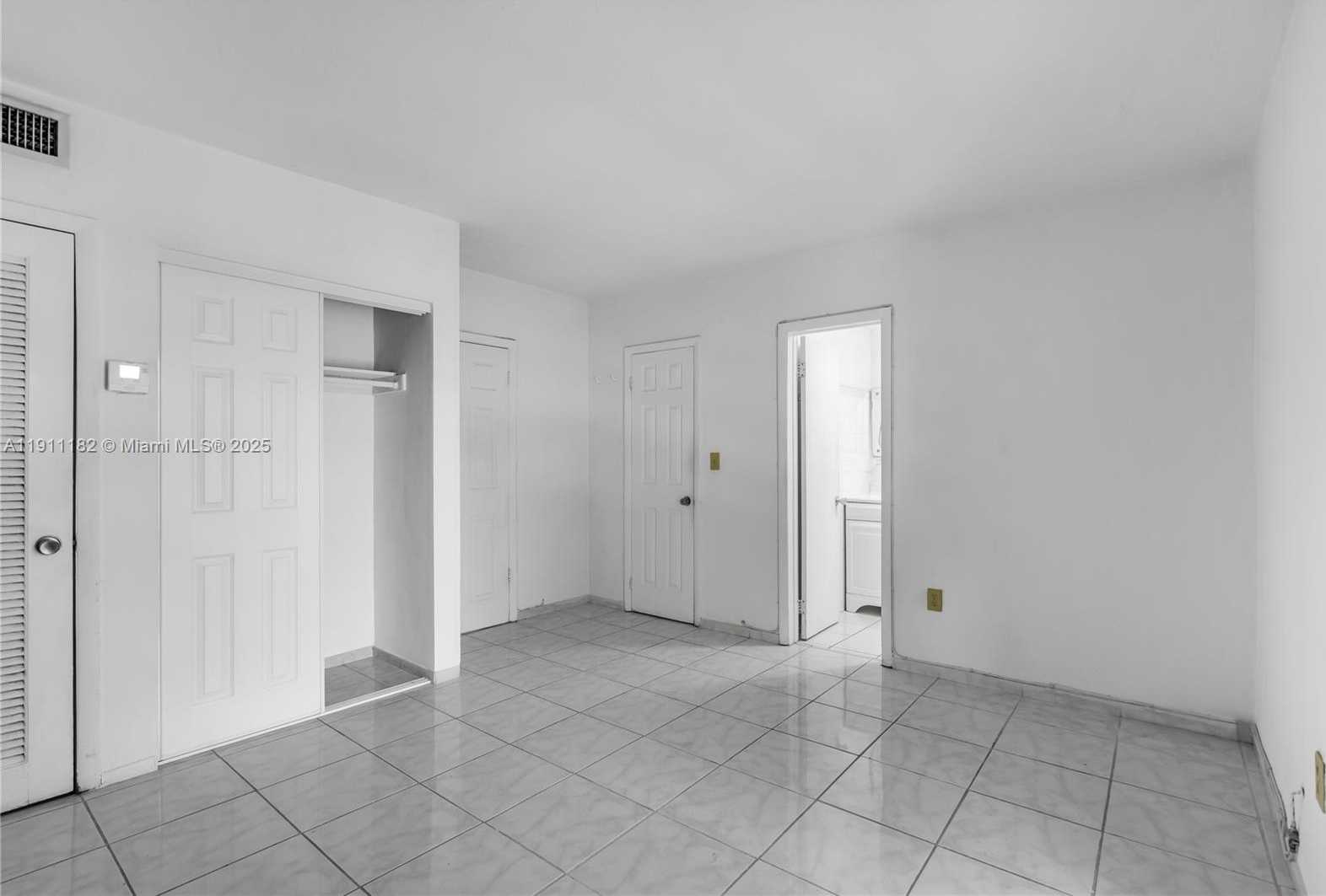 Small Image of 1330 WEST 54TH ST #302C, Hialeah Number 11