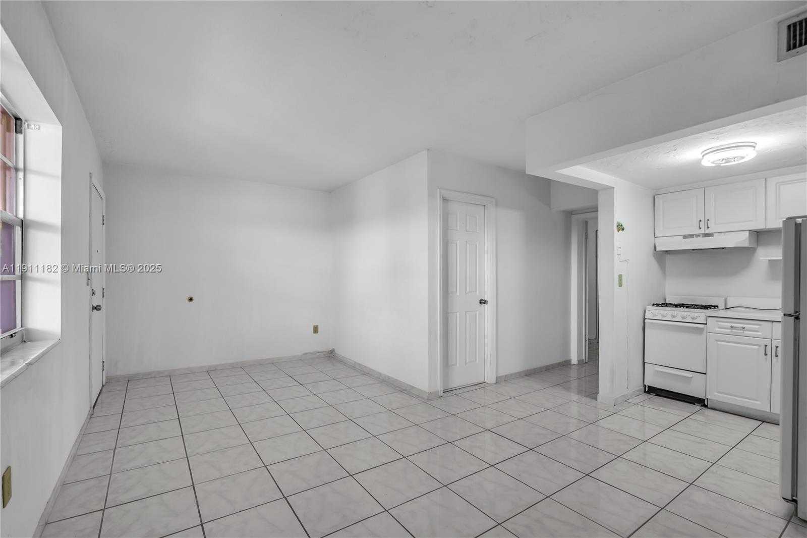 Small Image of 1330 WEST 54TH ST #302C, Hialeah Number 5