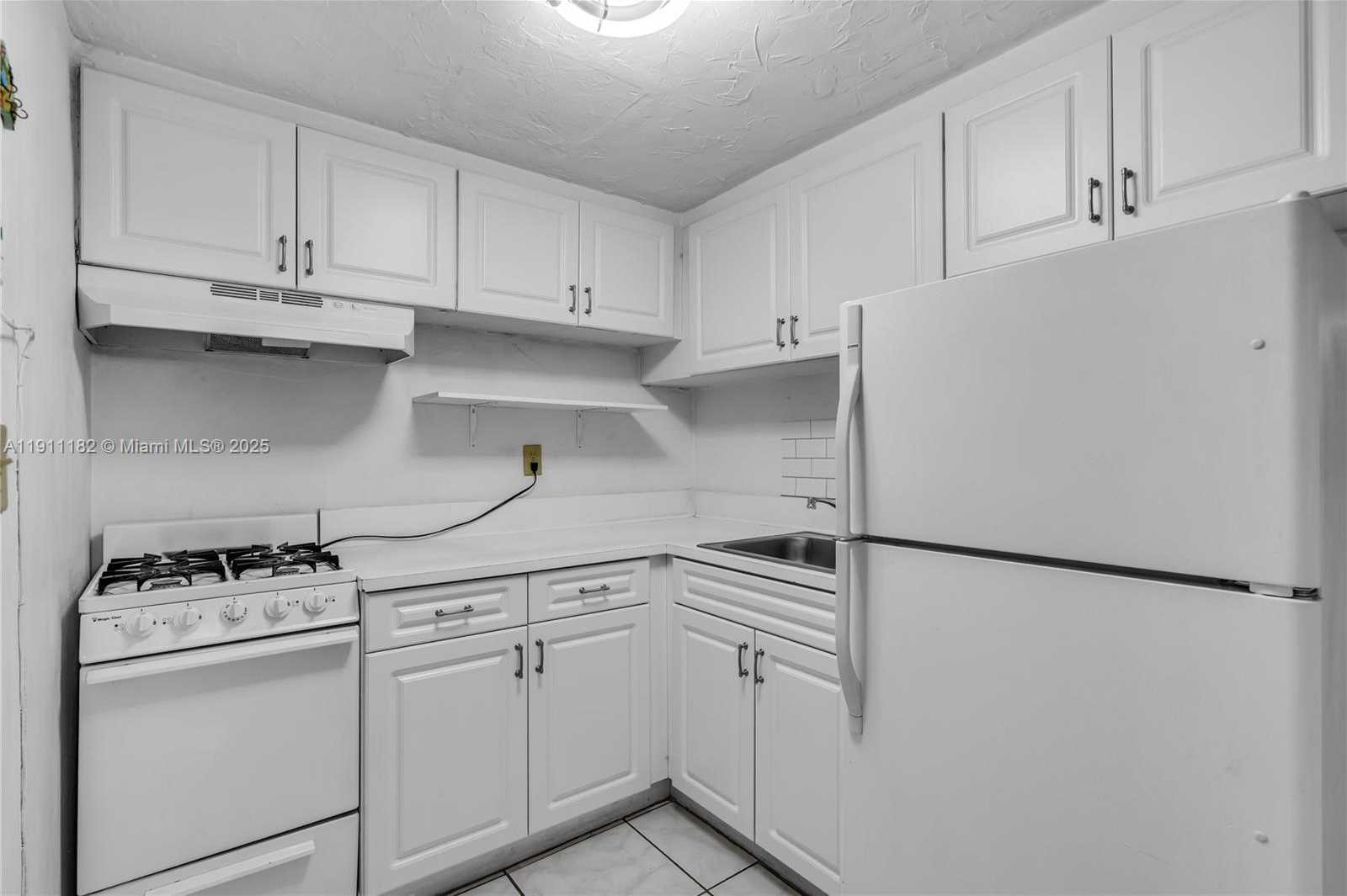 Small Image of 1330 WEST 54TH ST #302C, Hialeah Number 7