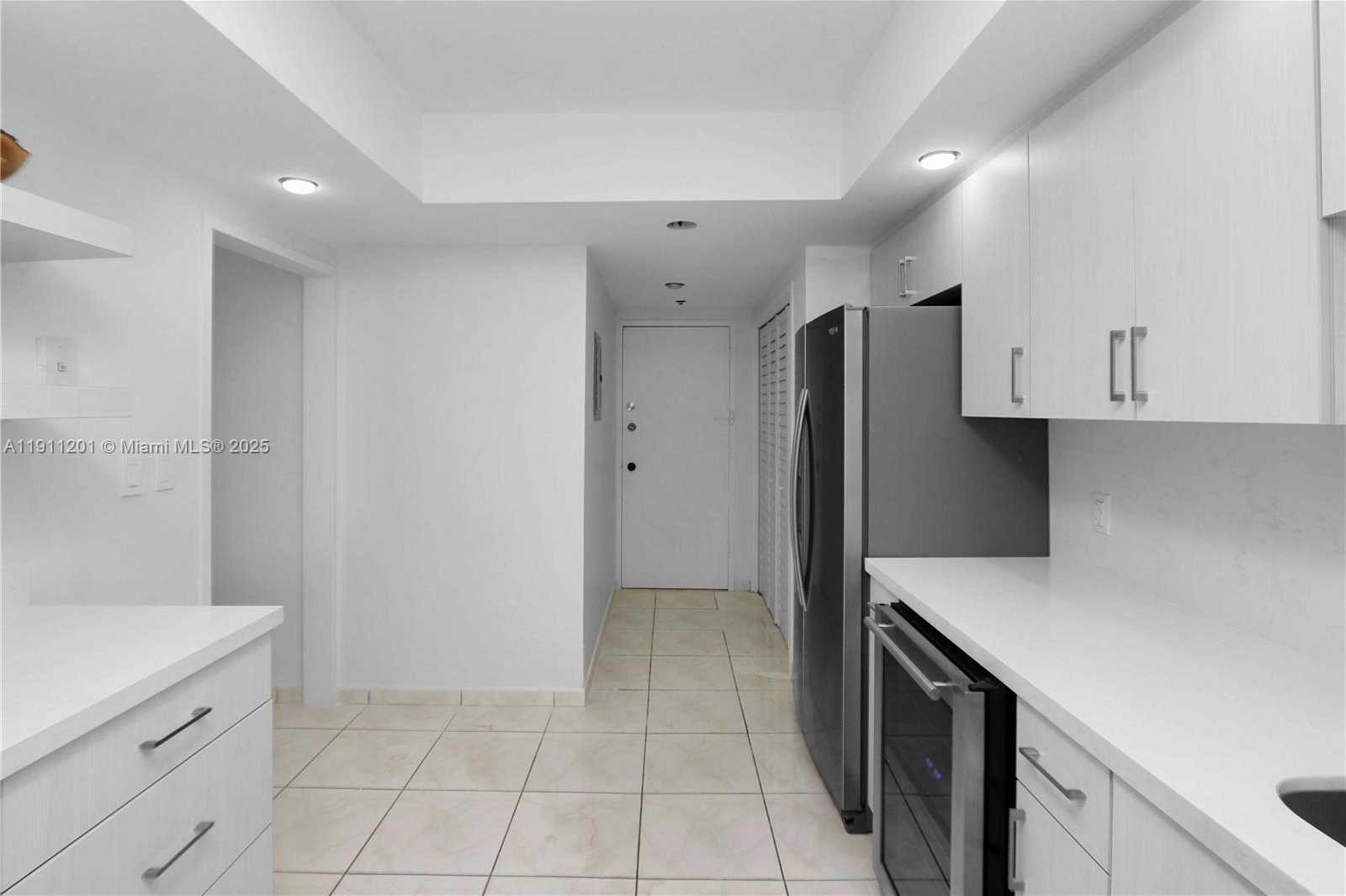 Small Image of 5825 COLLINS AVE #11E, Miami Beach Number 14