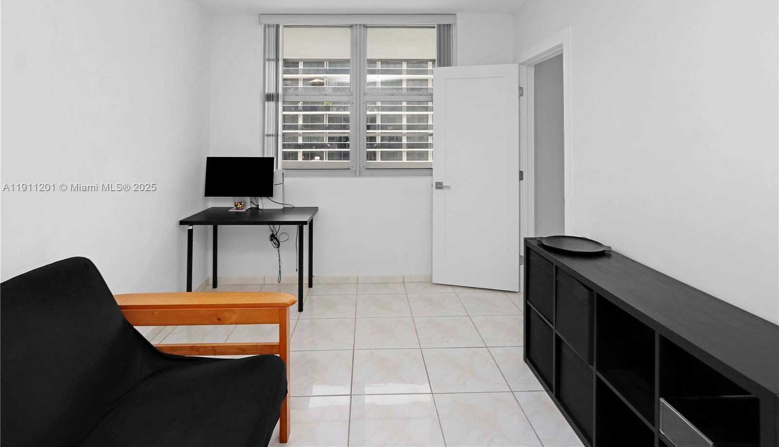 Small Image of 5825 COLLINS AVE #11E, Miami Beach Number 17