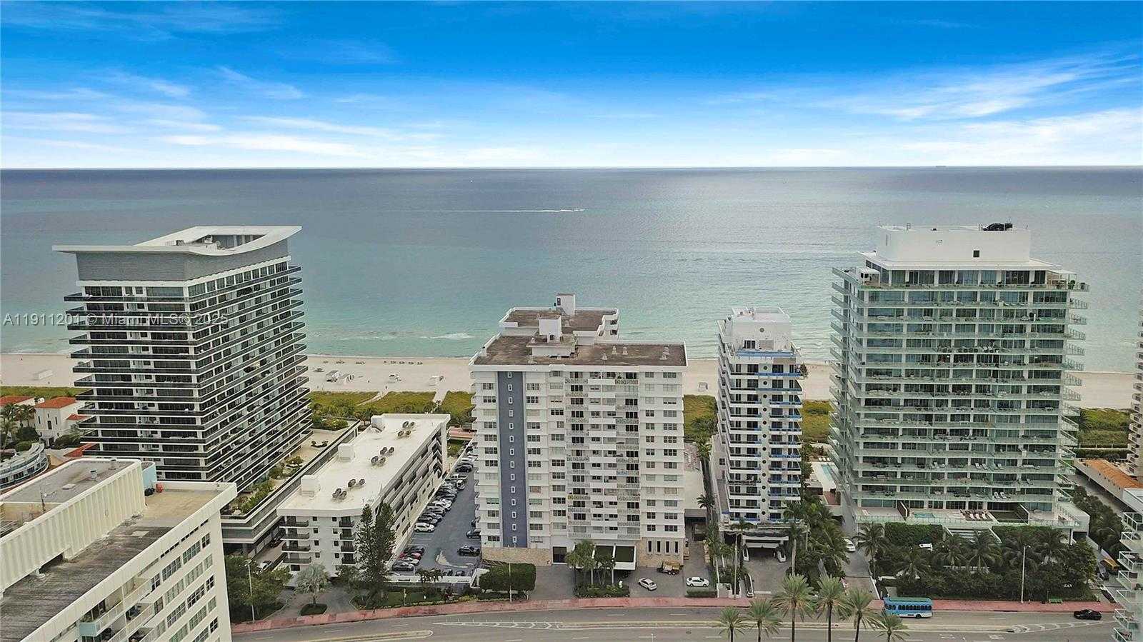Small Image of 5825 COLLINS AVE #11E, Miami Beach Number 2