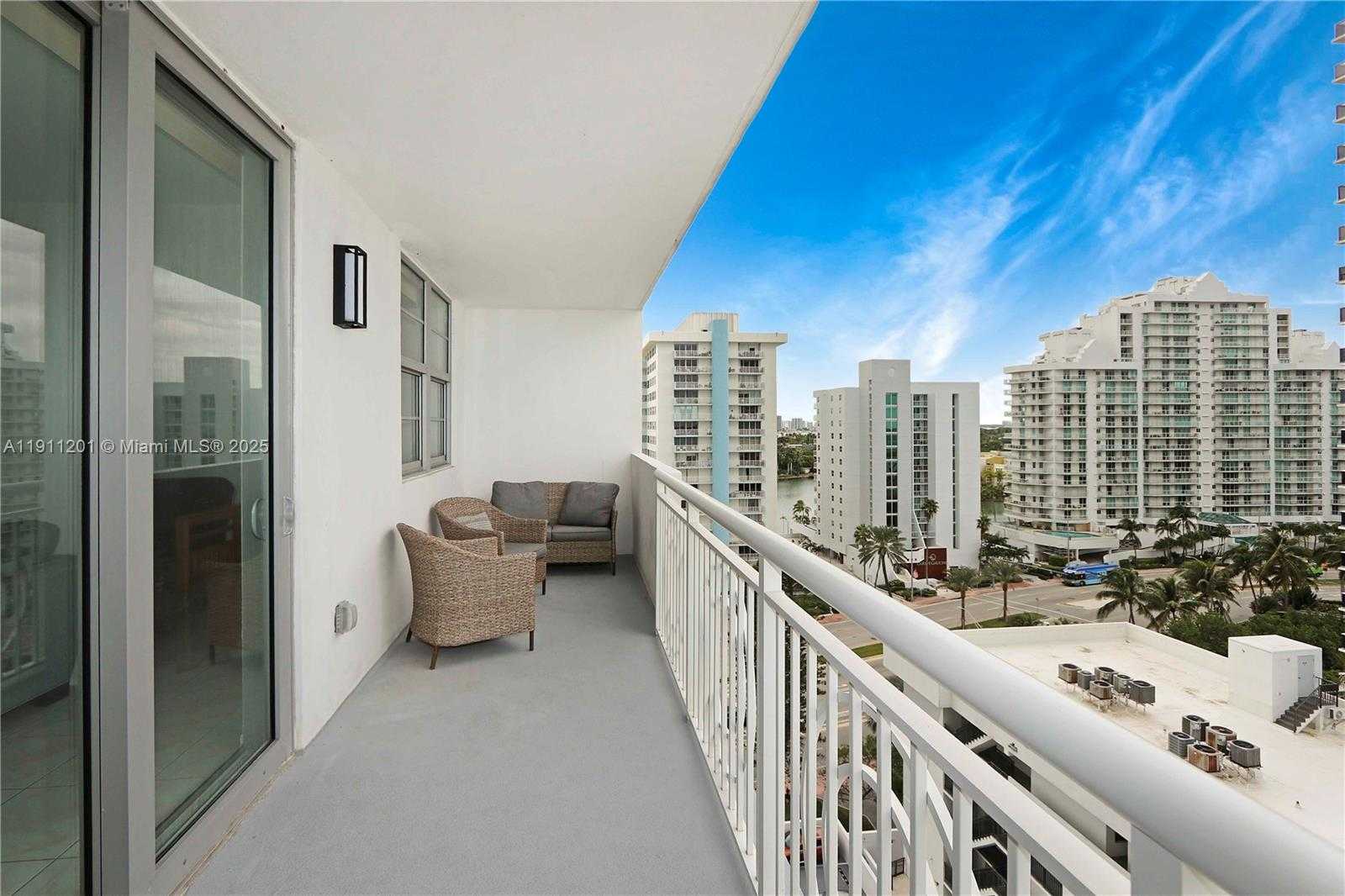 Small Image of 5825 COLLINS AVE #11E, Miami Beach Number 23