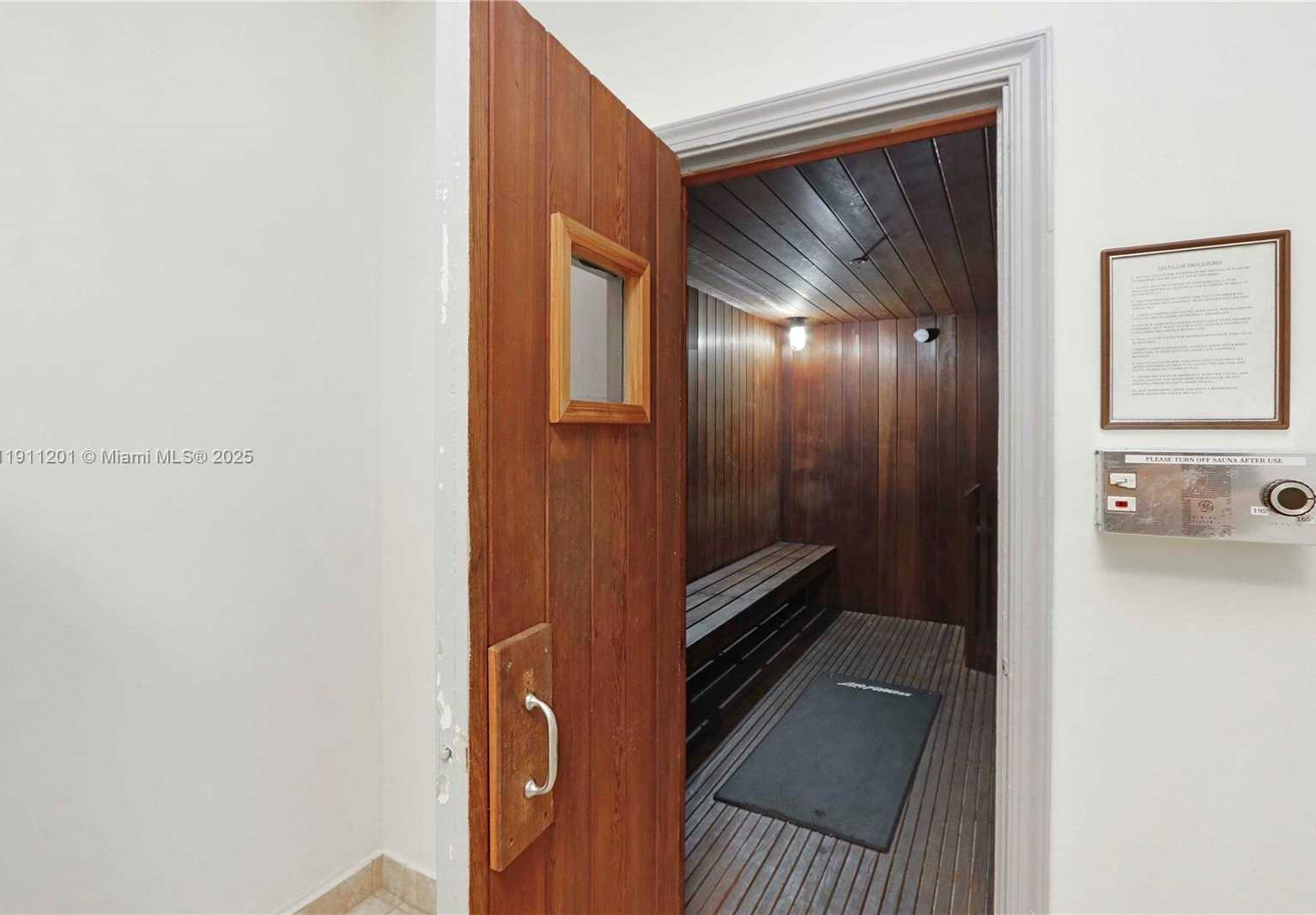 Small Image of 5825 COLLINS AVE #11E, Miami Beach Number 25