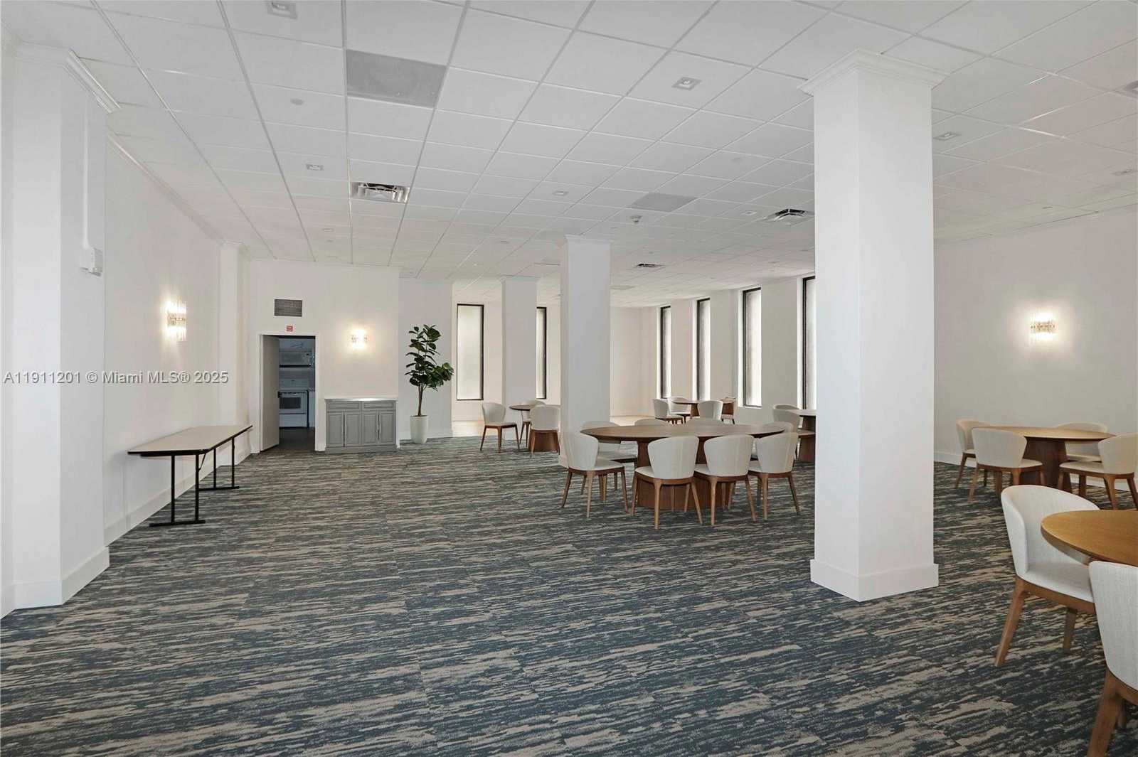 Small Image of 5825 COLLINS AVE #11E, Miami Beach Number 31