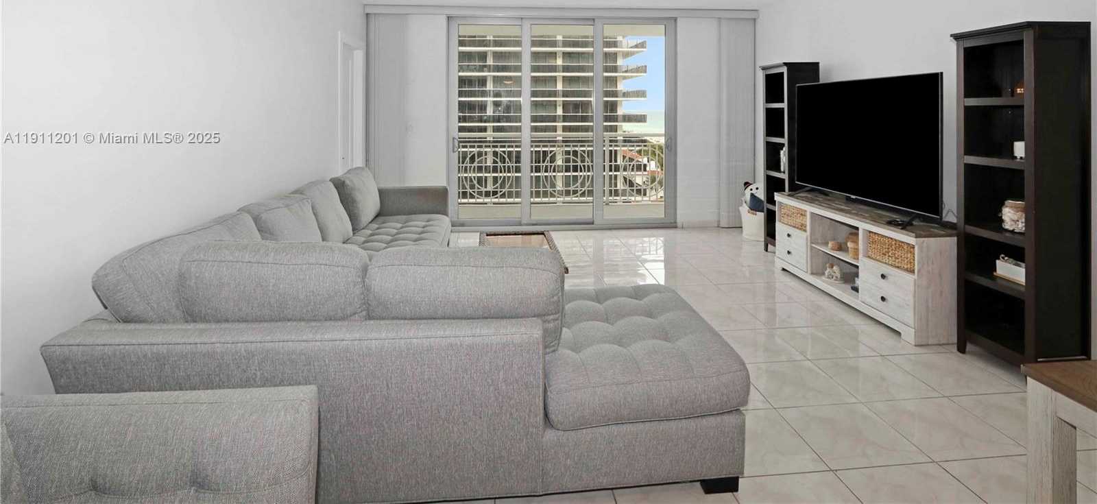 Small Image of 5825 COLLINS AVE #11E, Miami Beach Number 8
