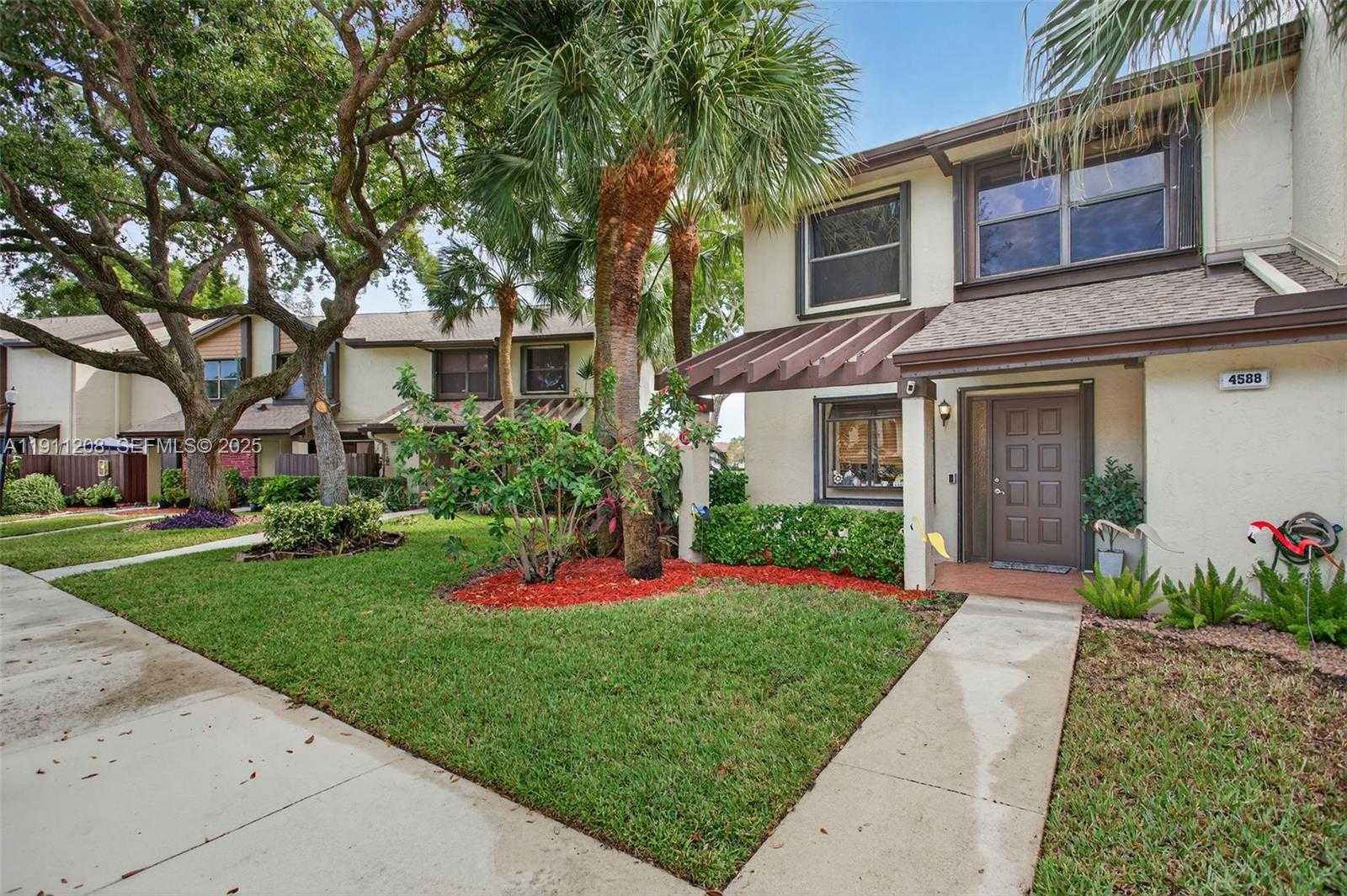 Small Image of 4588 CARAMBOLA CIR S #27219, Coconut Creek Number 11