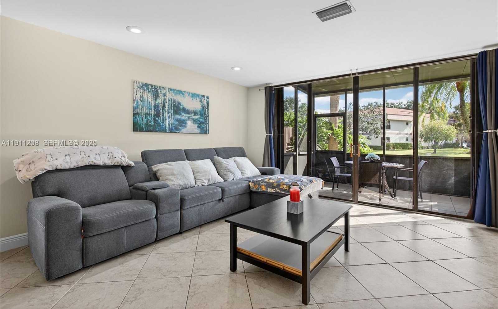 Small Image of 4588 CARAMBOLA CIR S #27219, Coconut Creek Number 24