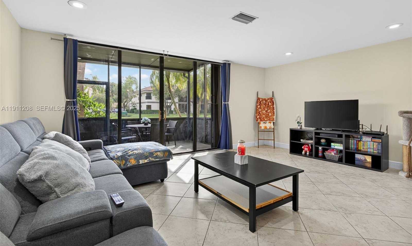 Small Image of 4588 CARAMBOLA CIR S #27219, Coconut Creek Number 25