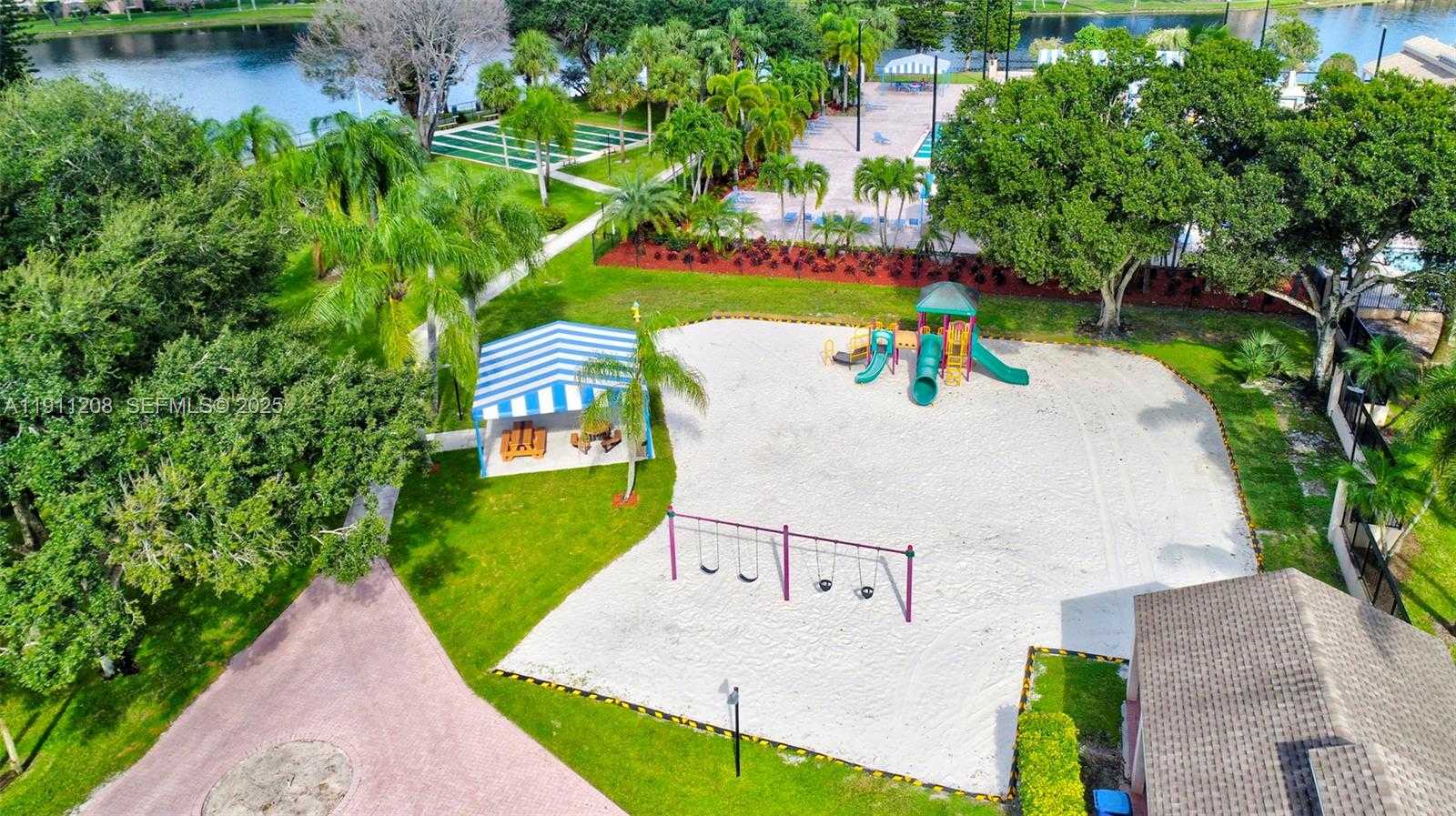 Small Image of 4588 CARAMBOLA CIR S #27219, Coconut Creek Number 73