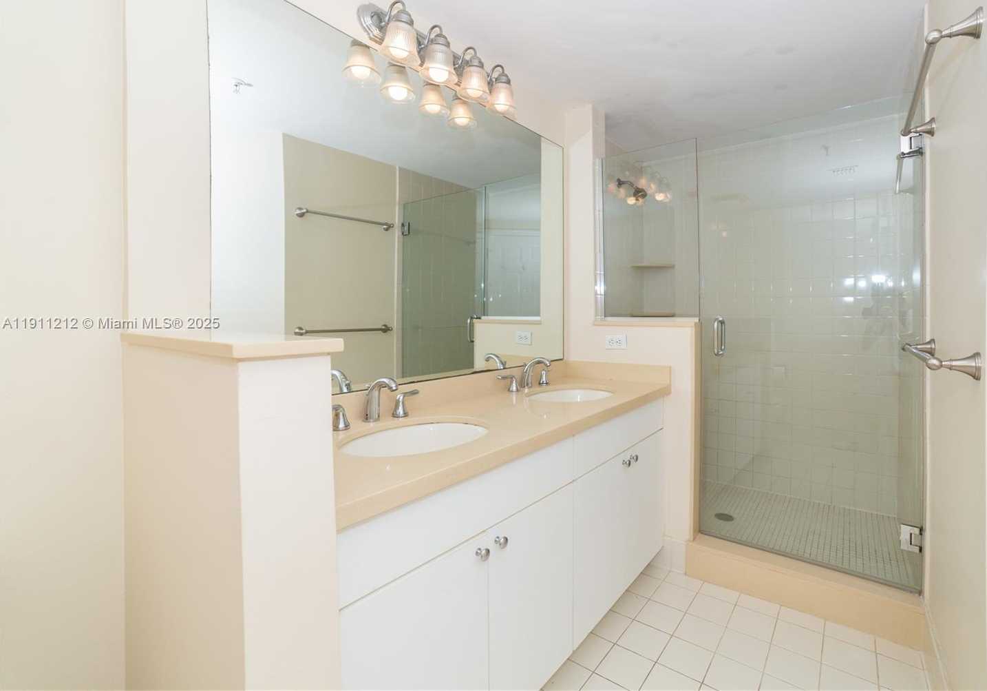 Imagen de Pequeño Objeto