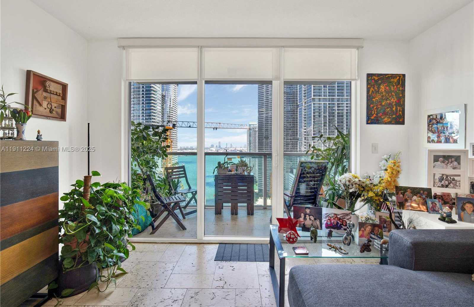 Small Image of 31 SOUTH EAST 5TH ST #2910, Miami Number 8