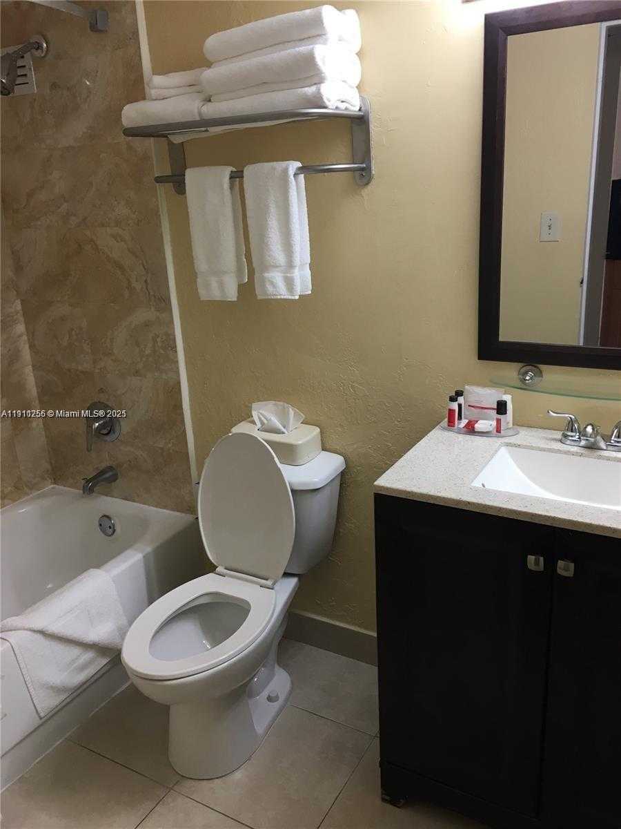 Small Image of 19201 COLLINS AVE #904, Sunny Isles Beach Number 24