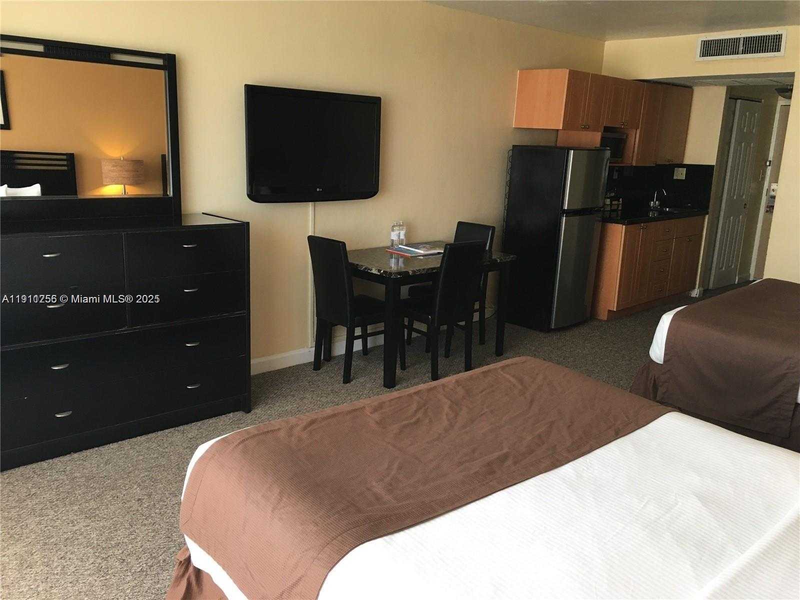 Small Image of 19201 COLLINS AVE #904, Sunny Isles Beach Number 3