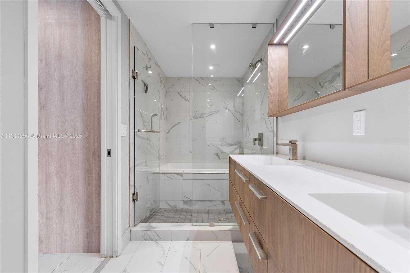 Small Image of 9521 EAST BAY HARBOR DR #604, Bay Harbor Islands Number 22