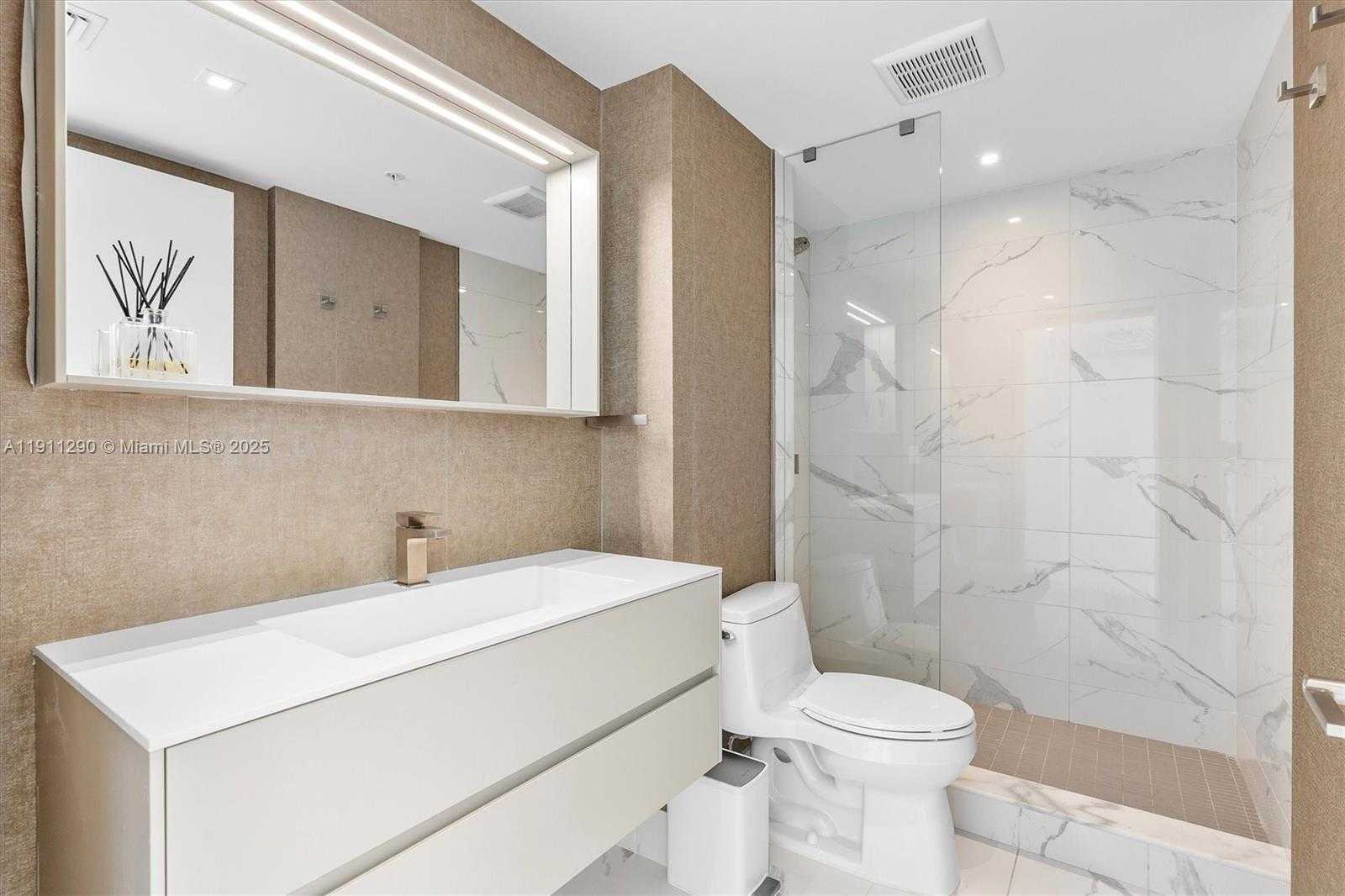 Small Image of 9521 EAST BAY HARBOR DR #604, Bay Harbor Islands Number 25