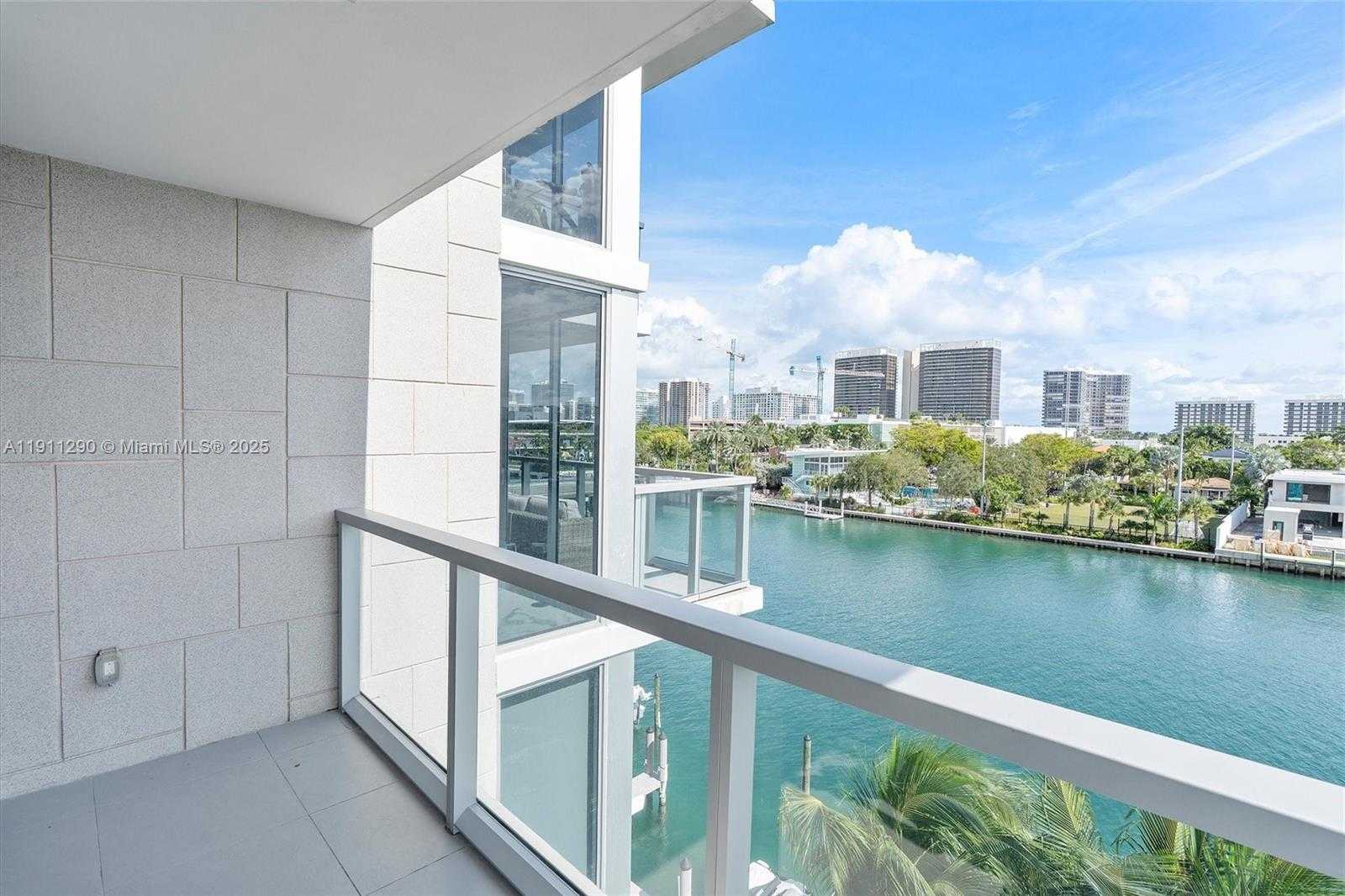 Small Image of 9521 EAST BAY HARBOR DR #604, Bay Harbor Islands Number 28