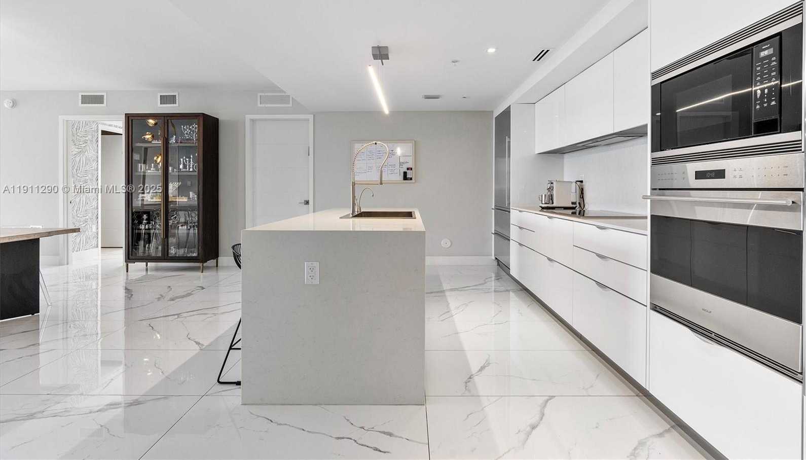 Small Image of 9521 EAST BAY HARBOR DR #604, Bay Harbor Islands Number 4