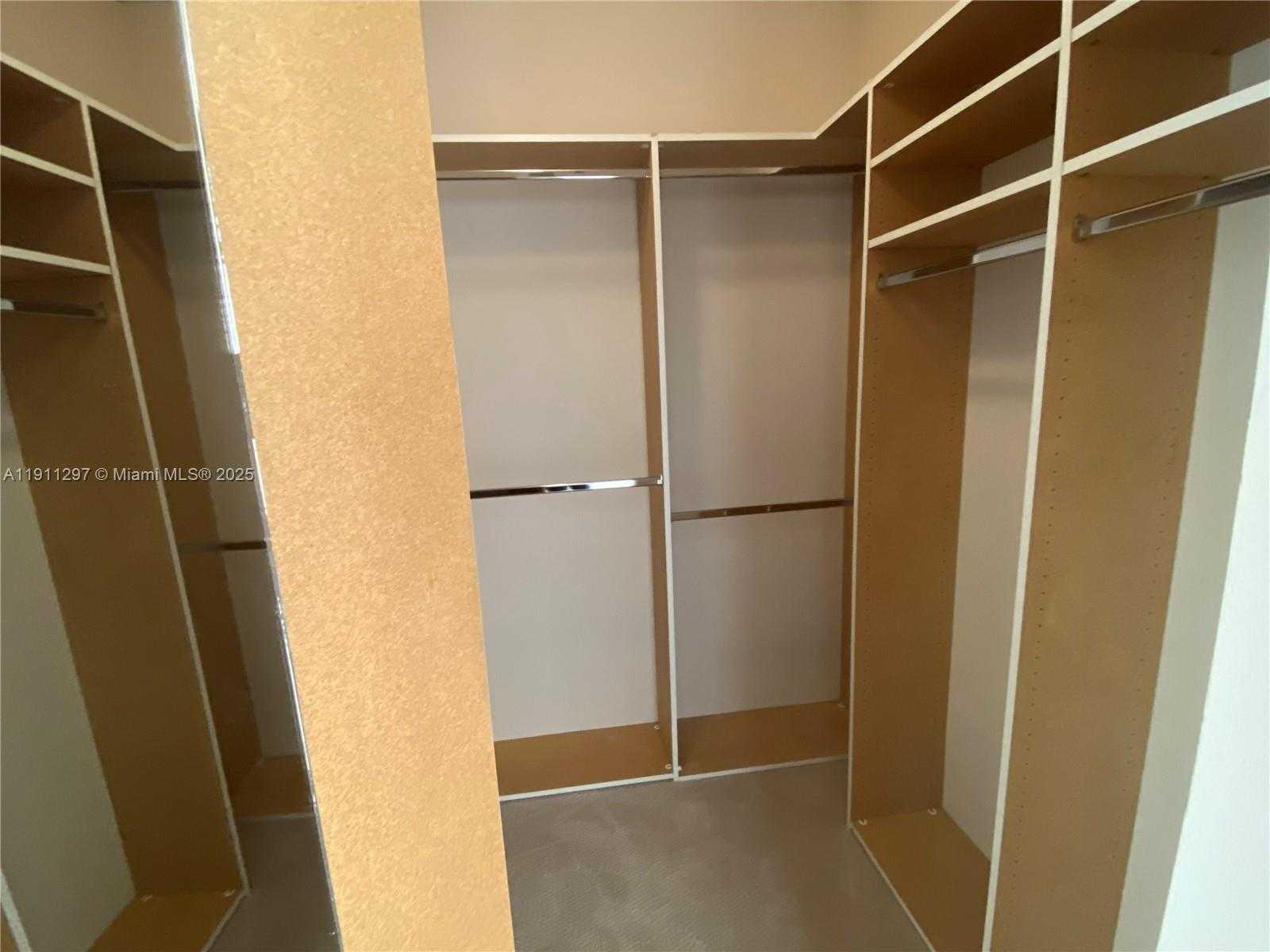 Small Image of 20281 EAST COUNTRY CLUB DR #511, Aventura Number 14