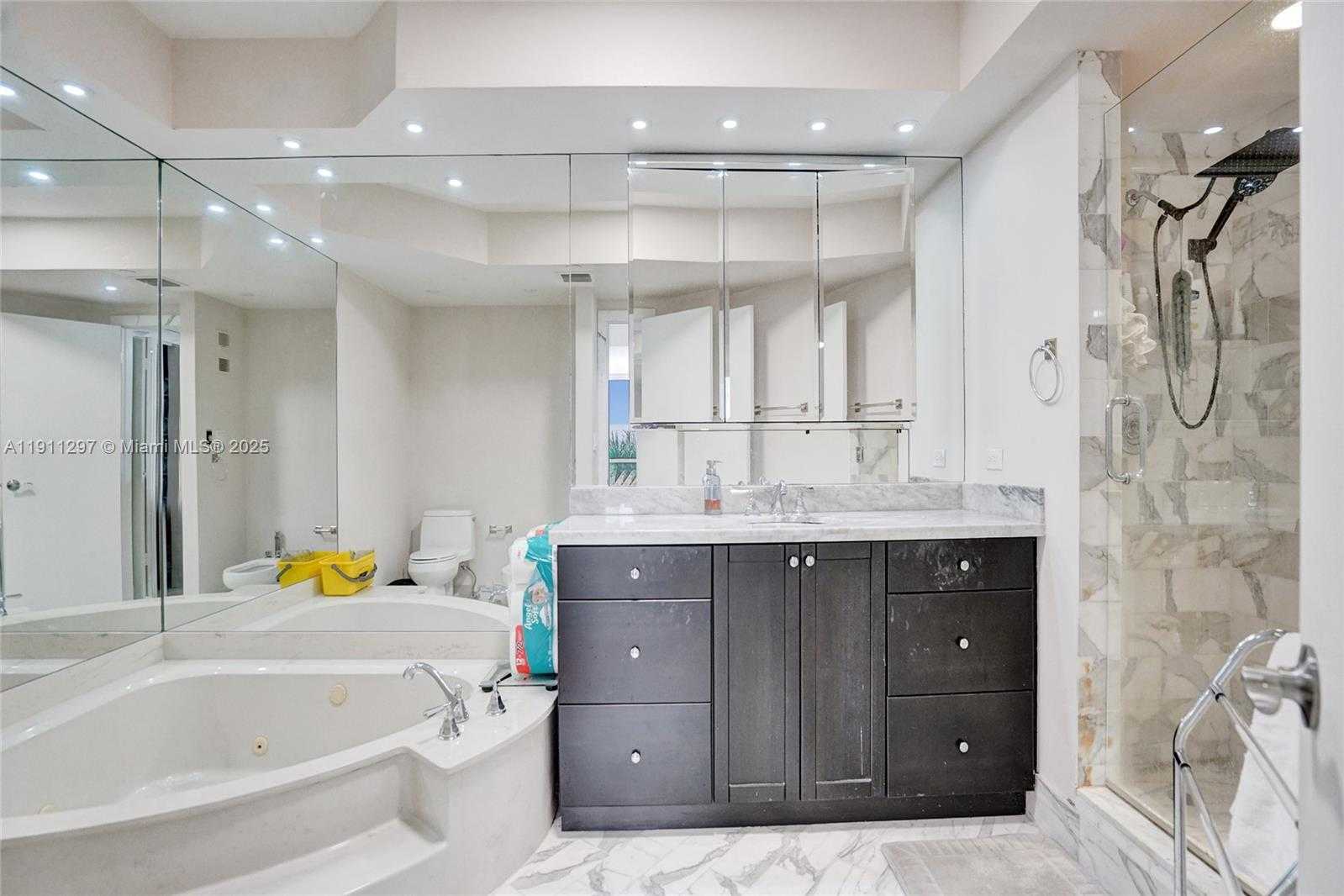 Small Image of 20281 EAST COUNTRY CLUB DR #511, Aventura Number 17