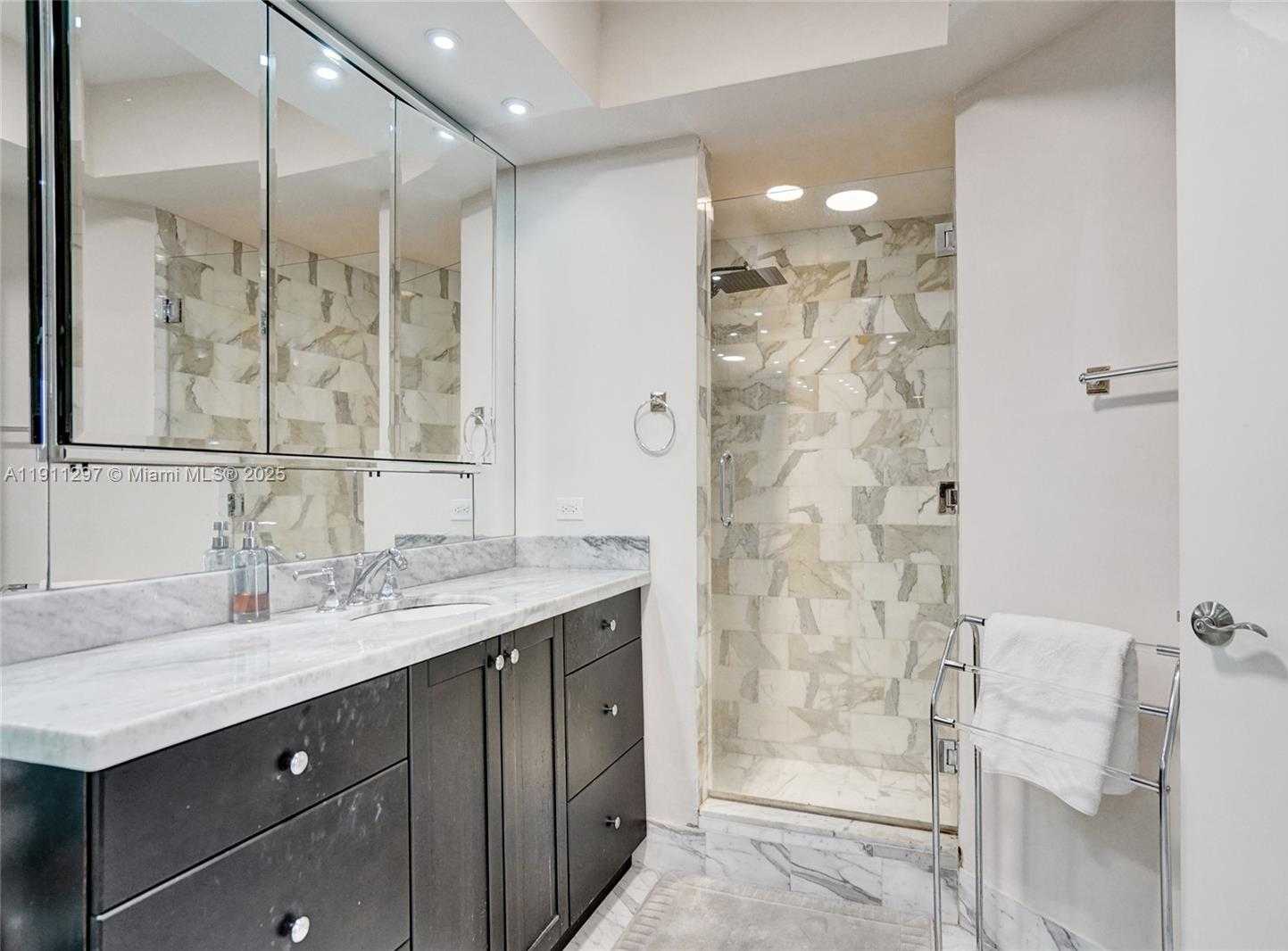 Small Image of 20281 EAST COUNTRY CLUB DR #511, Aventura Number 18