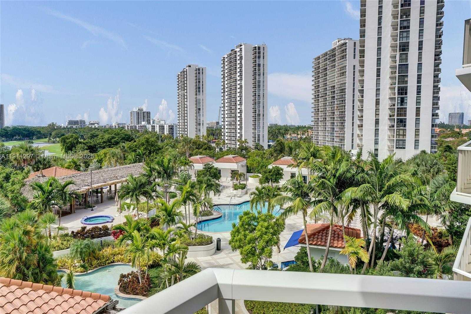 Small Image of 20281 EAST COUNTRY CLUB DR #511, Aventura Number 2
