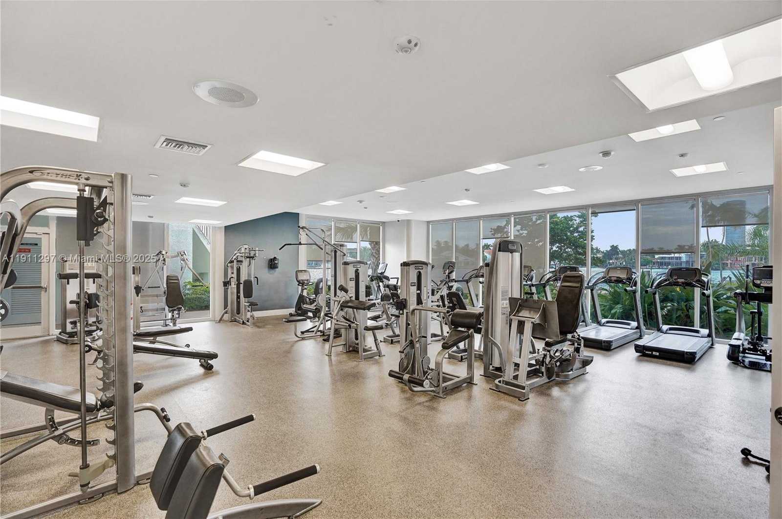 Small Image of 20281 EAST COUNTRY CLUB DR #511, Aventura Number 29